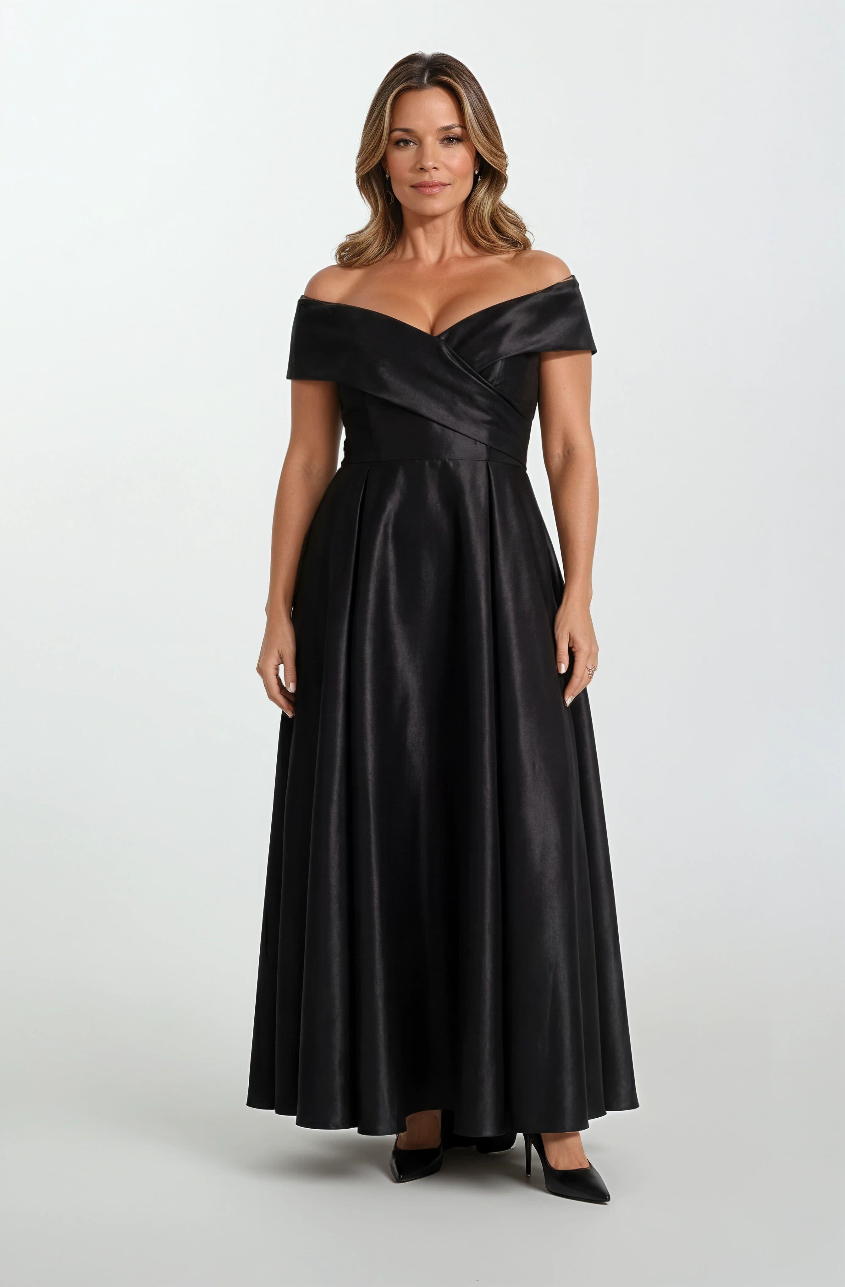 Rinetto Madonna Yaka Kloş Uzun Abiye Elbise SİYAH