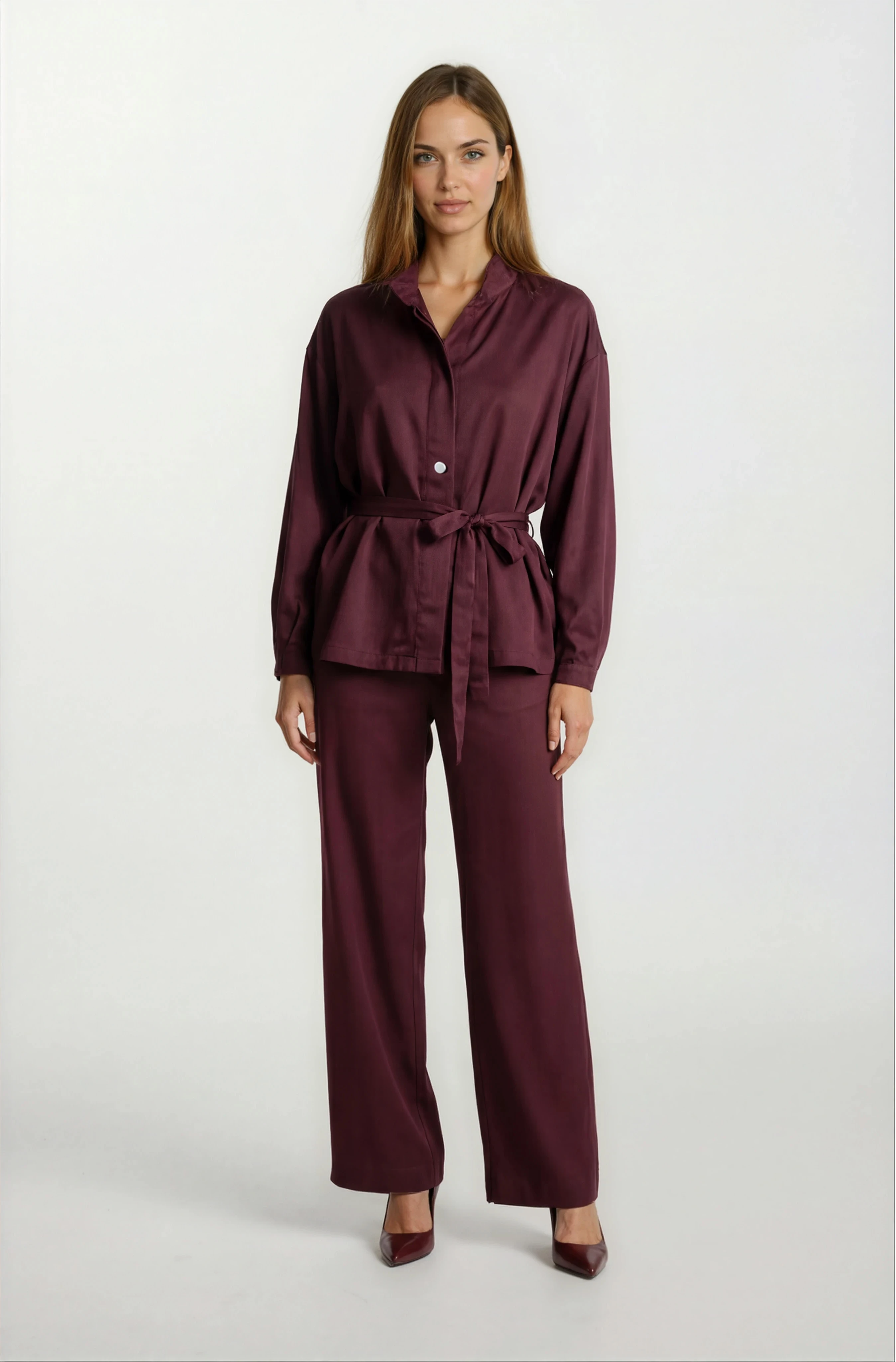 Russum Dik Yaka Önden Fermuarlı Kuşaklı Mont BORDO