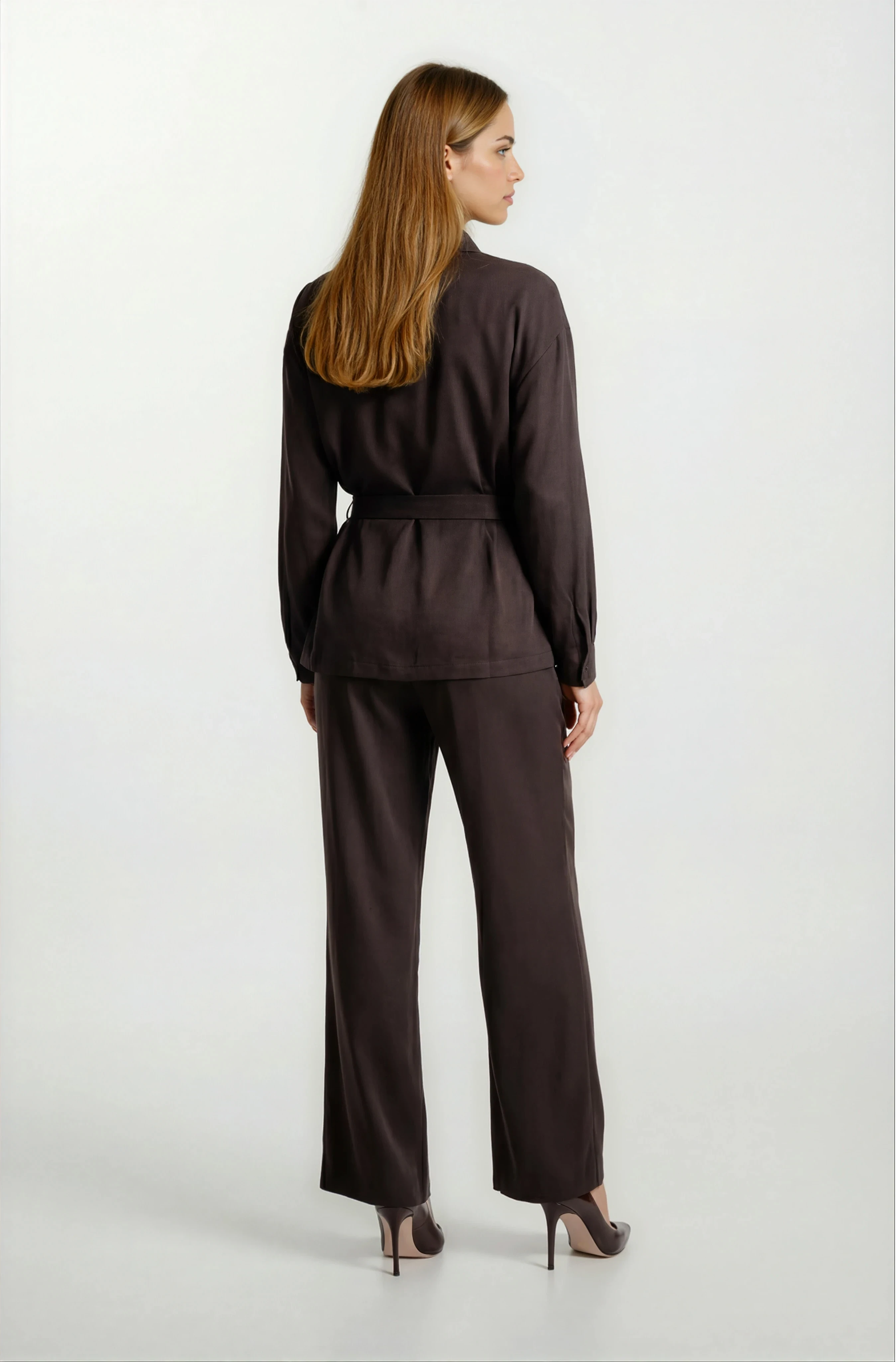 Russum Dik Yaka Önden Fermuarlı Kuşaklı Mont KAHVE