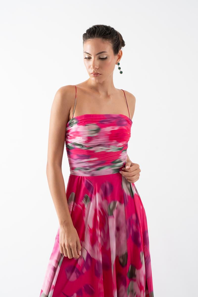 Safina İnce Askılı Göğüs Piliseli Straplez Yırtmaçlı Uzun Abiye Elbise FUŞYA