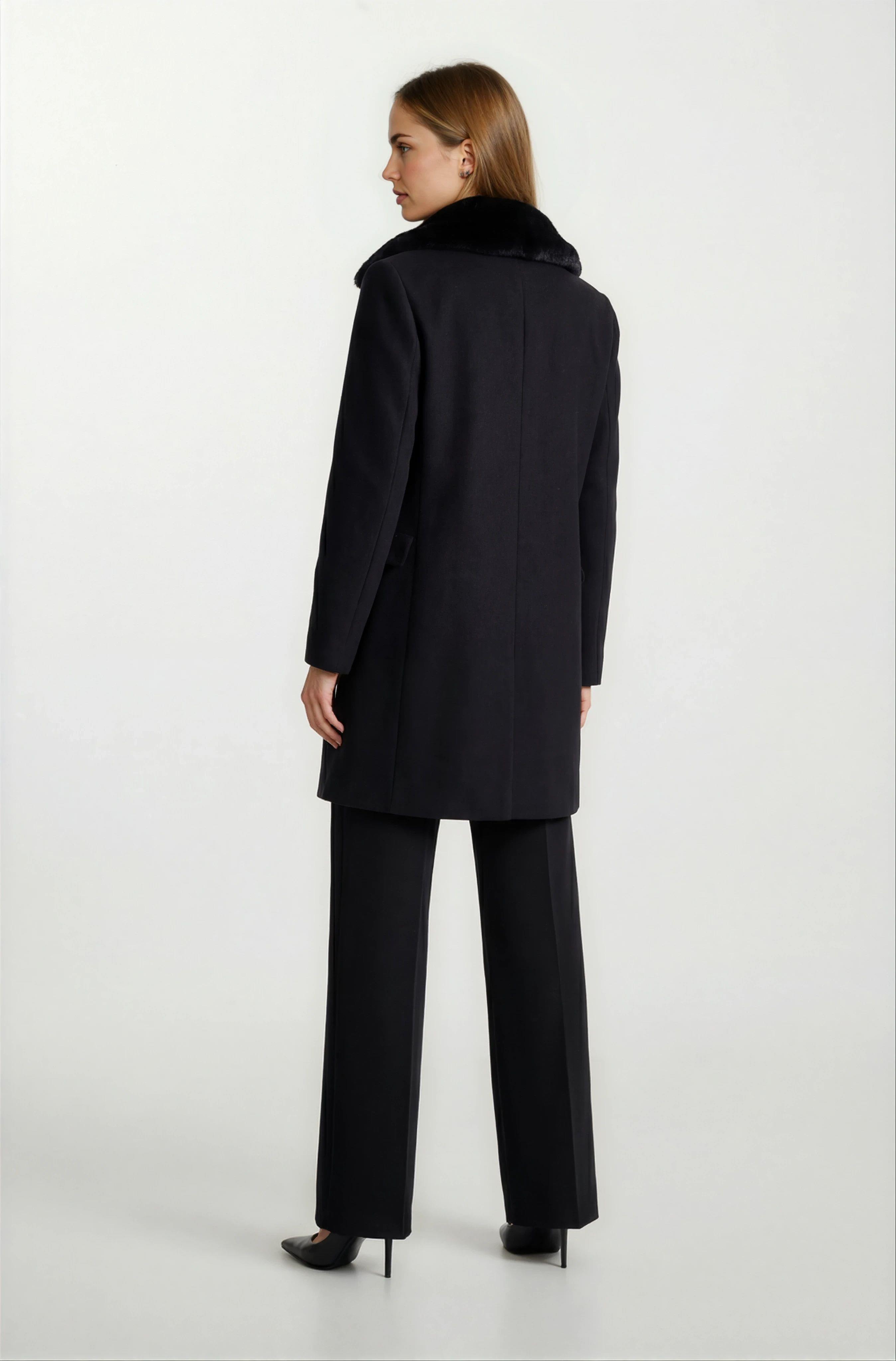 Tortorella Yakası Peluş Kaban SİYAH