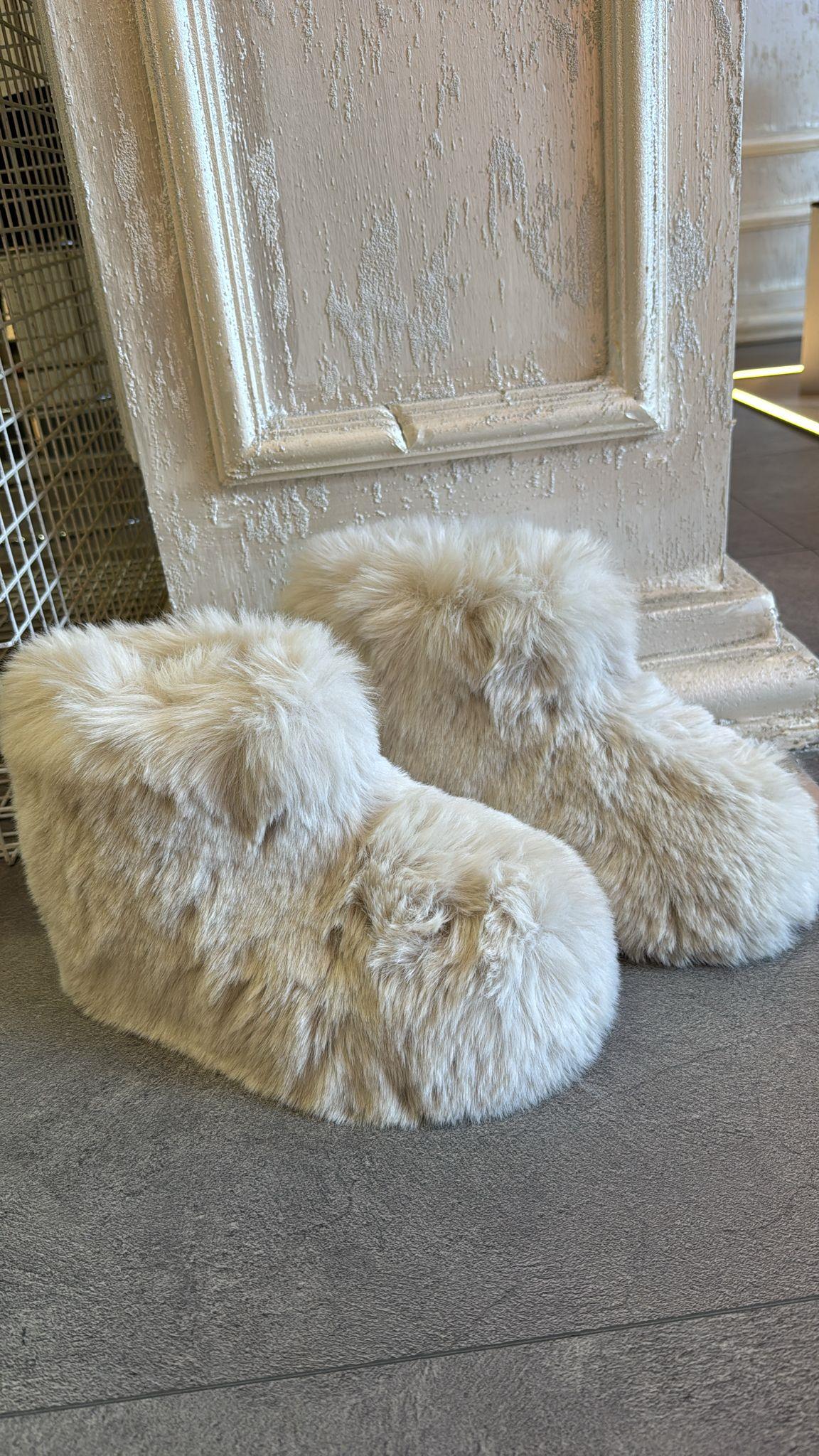 Bej Peluş Dışarı Pandufu