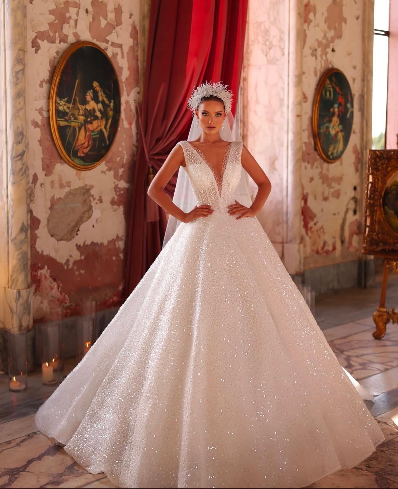 Beyaz Derin dekolte Detaylı Taş İşlemeli Luxe Étoile Gelinlik