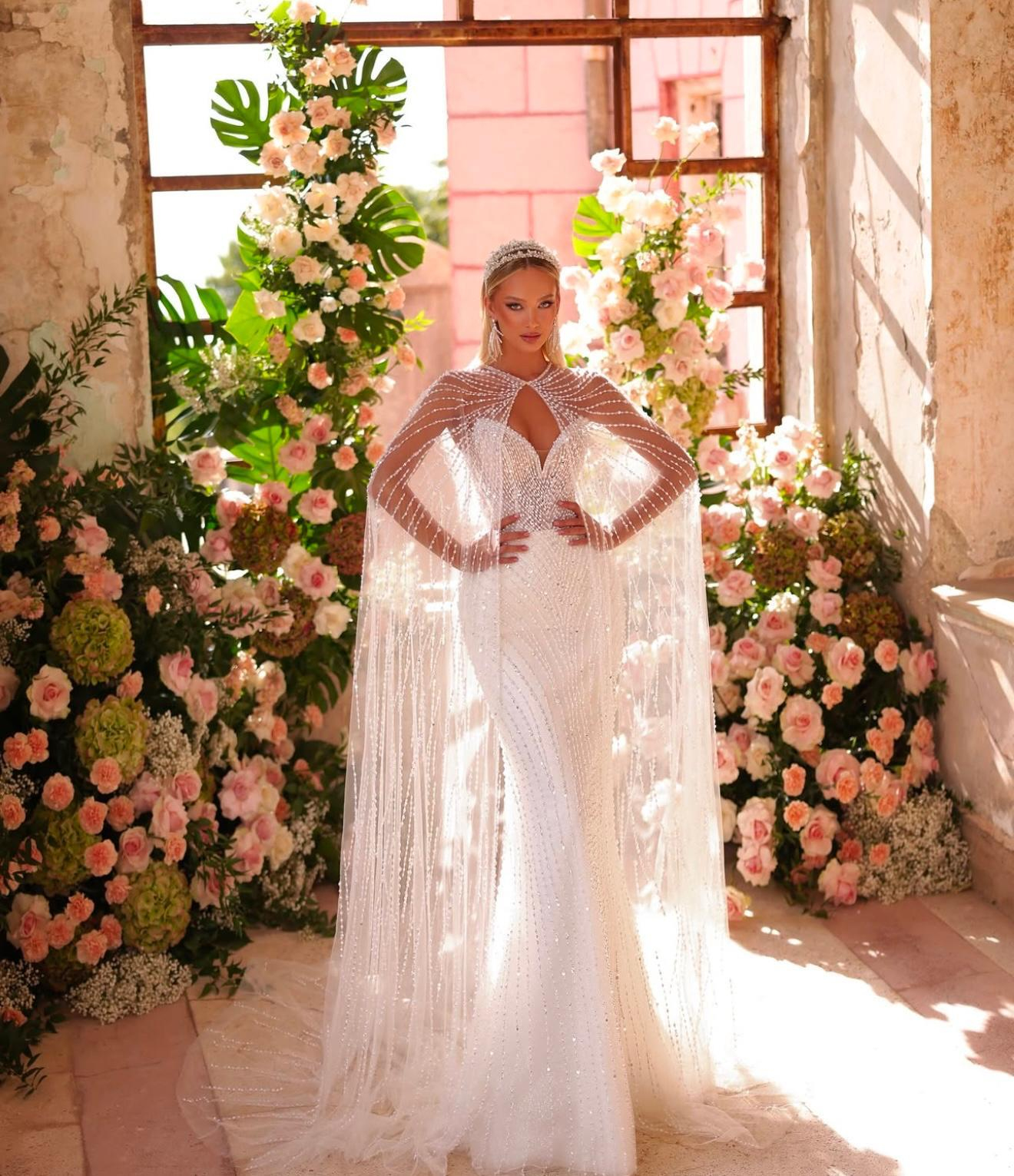 Beyaz Full Taş İşlemeli Pelerin Detaylı Balık Model  Celestia Royale Gelinlik