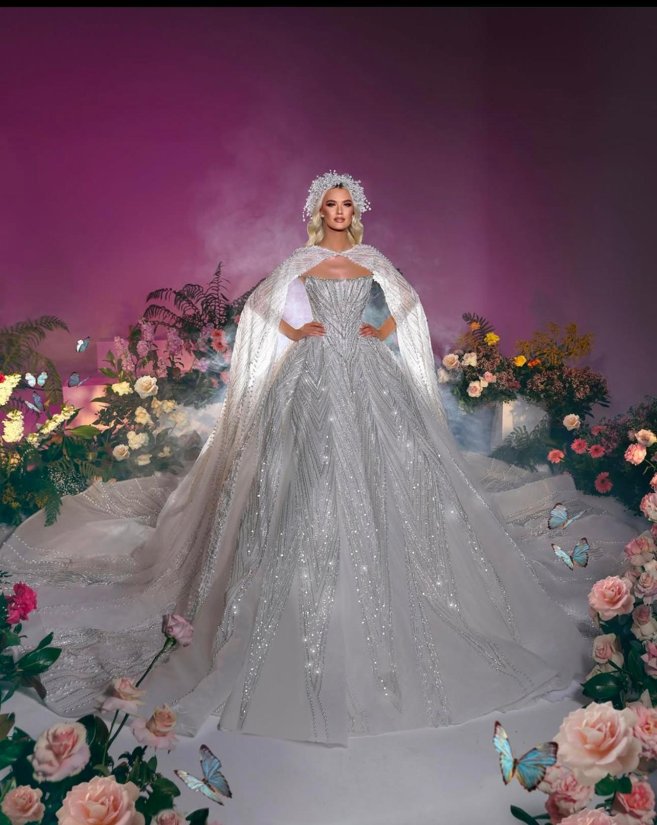 Beyaz Full Taş İşlemeli Straplez Pelerin Detaylı Prenses Model Aurora Gelinlik