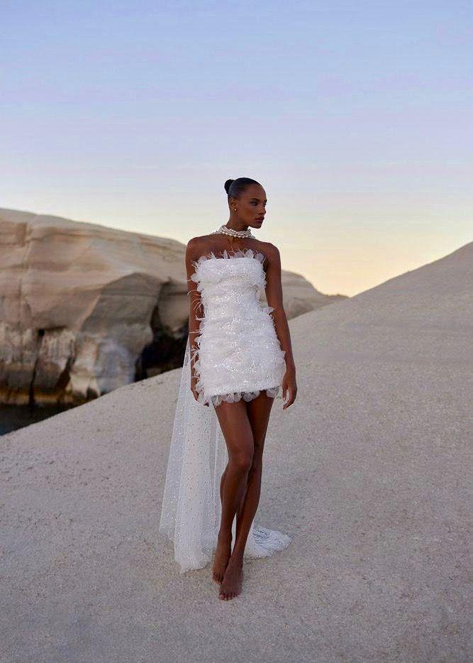 Beyaz Mini Fırfır Detaylı Clara Gelinlik