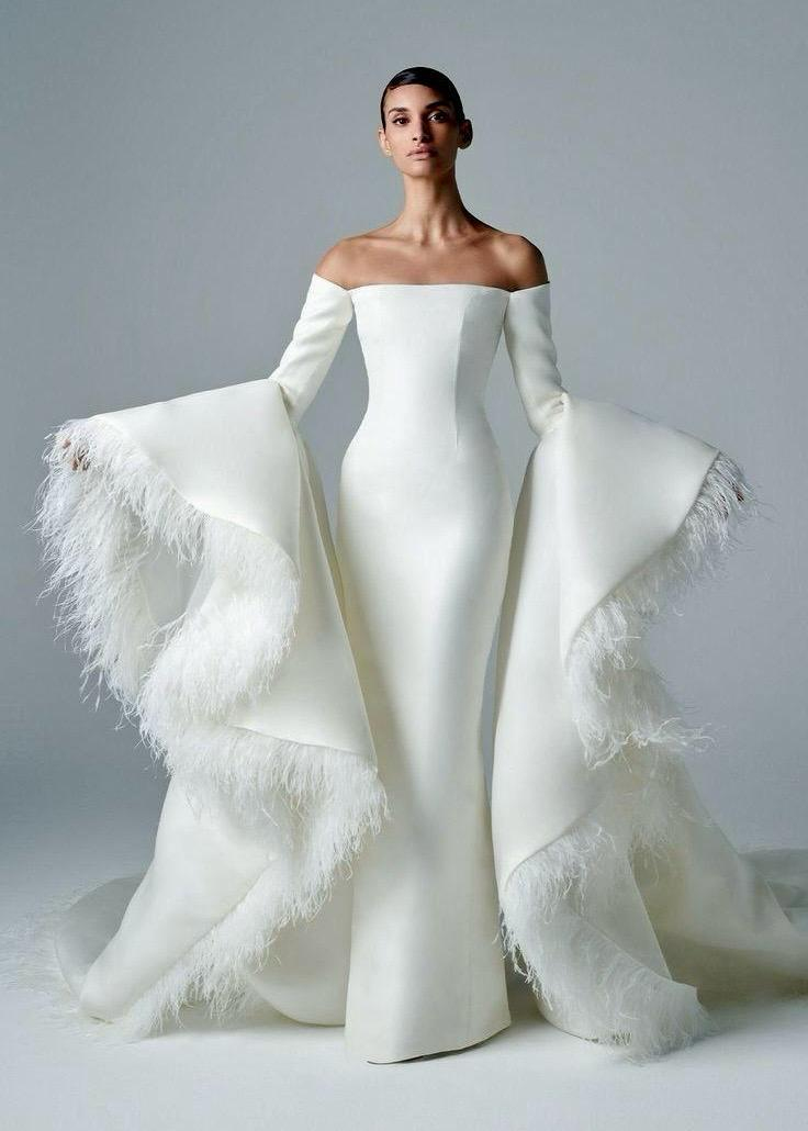 Beyaz Saten Balık Model Geniş Gösterişli Kol Detayıyla Cressida Gelinlik