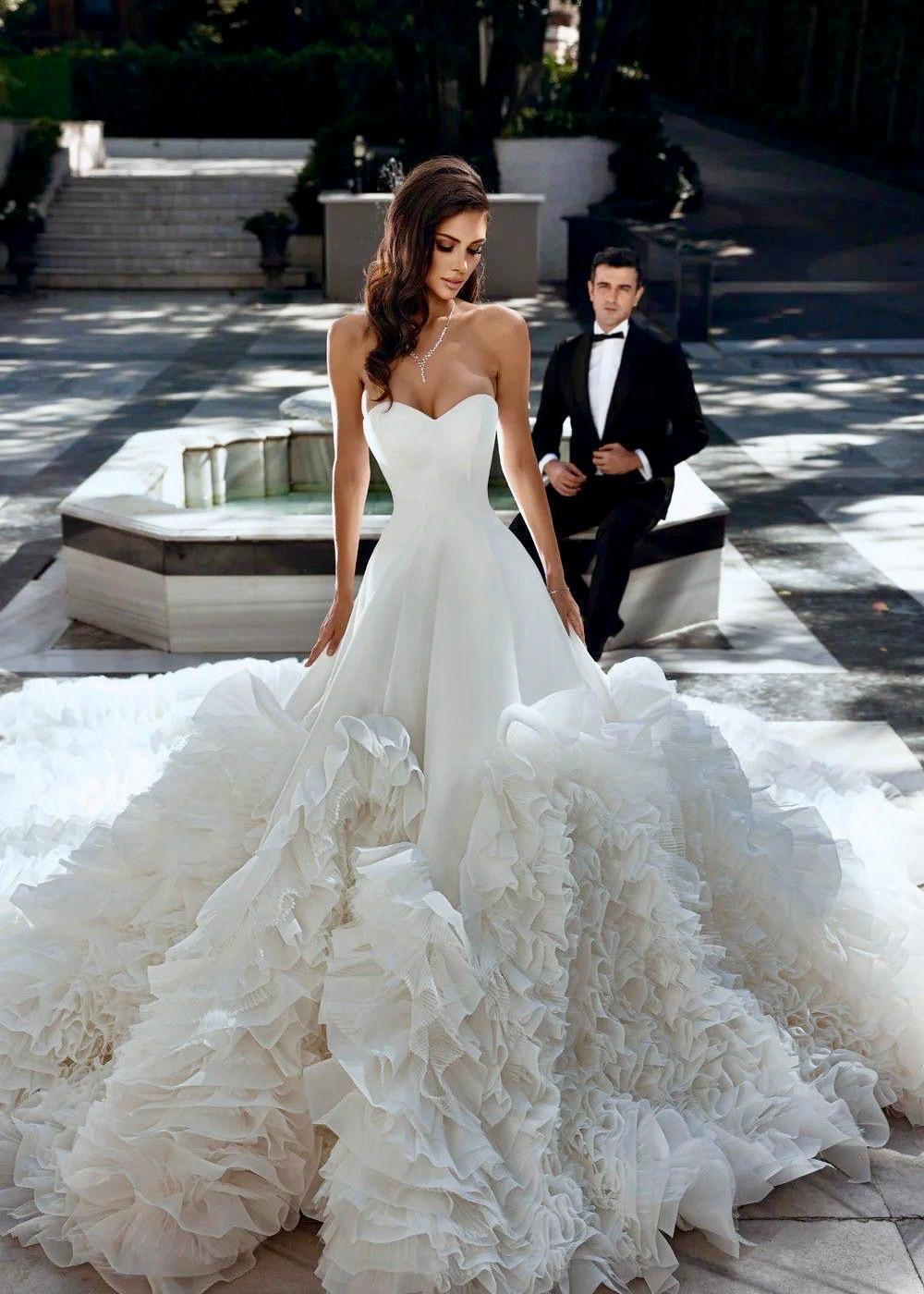 Beyaz Straplez Fırfır Detaylı Aylin Gelinlik