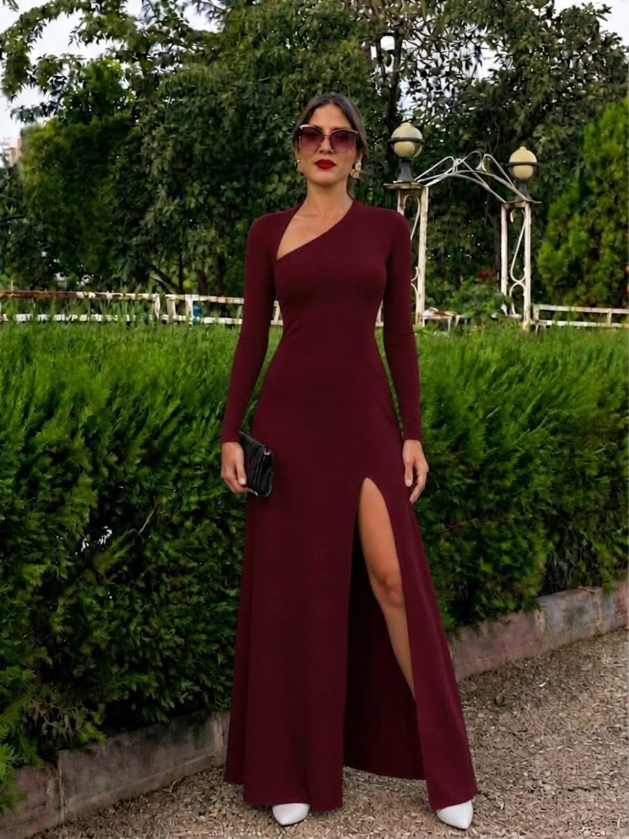 Bordo Yaka Detaylı Derin Yırtmaçlı Maxi Elbise