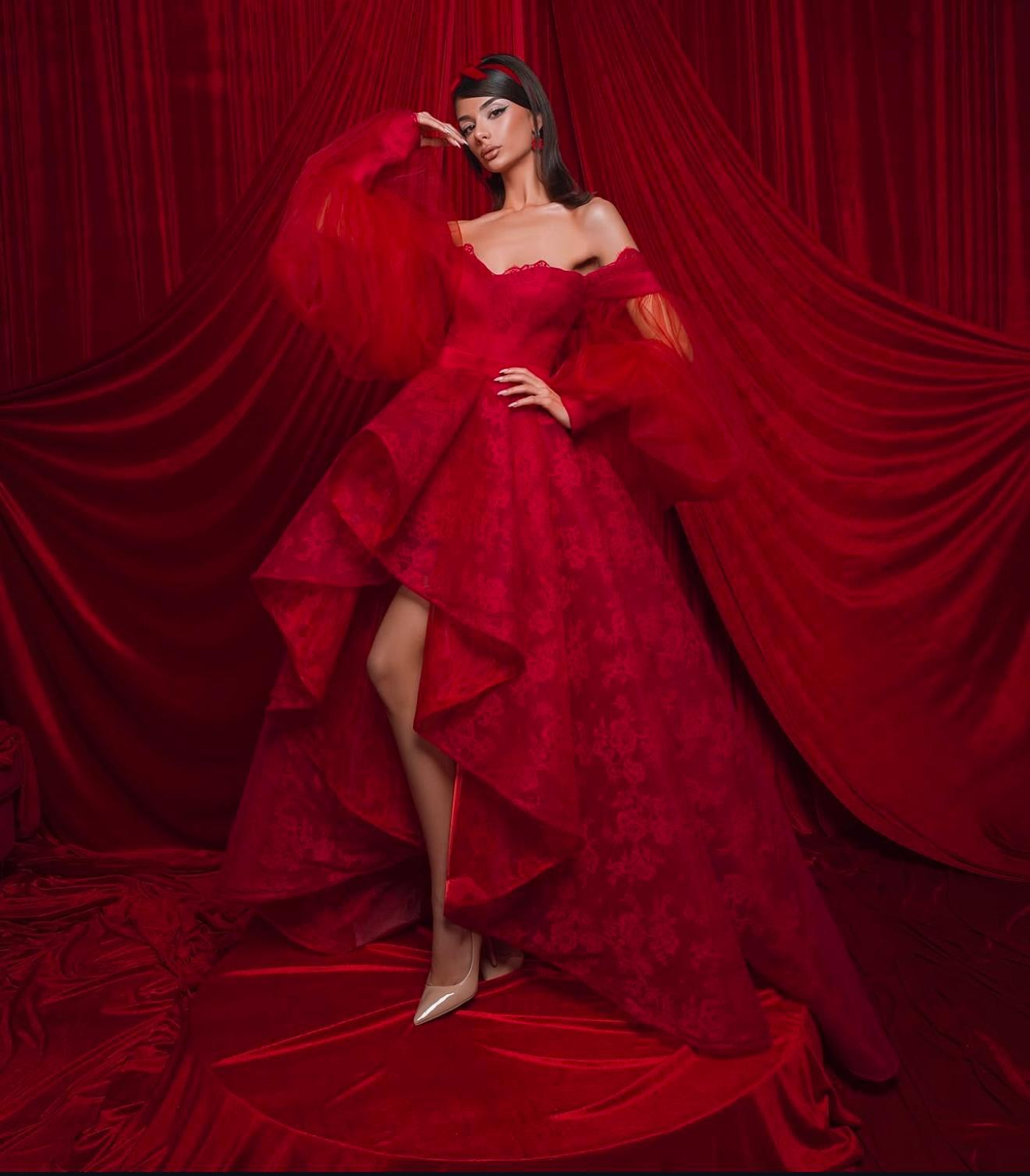 Kırmızı Madonna Yaka Balon Kol Detaylı Asimetrik Etekli Valentina Fier Kına Elbisesi