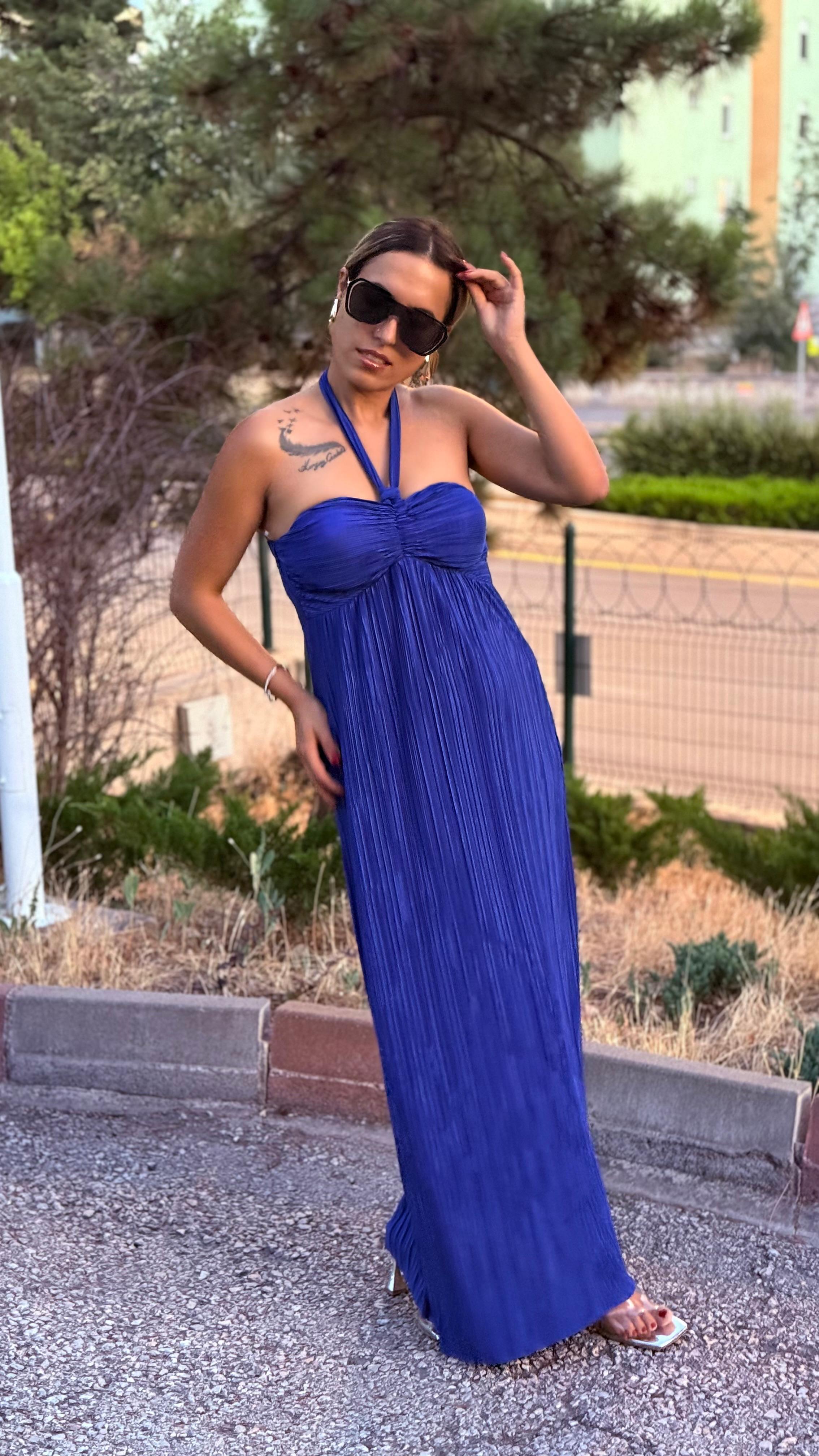 Saks Mavi Saten Pilise Göğüs Kuplu Boyundan Bağlamalı Uzun Elbise