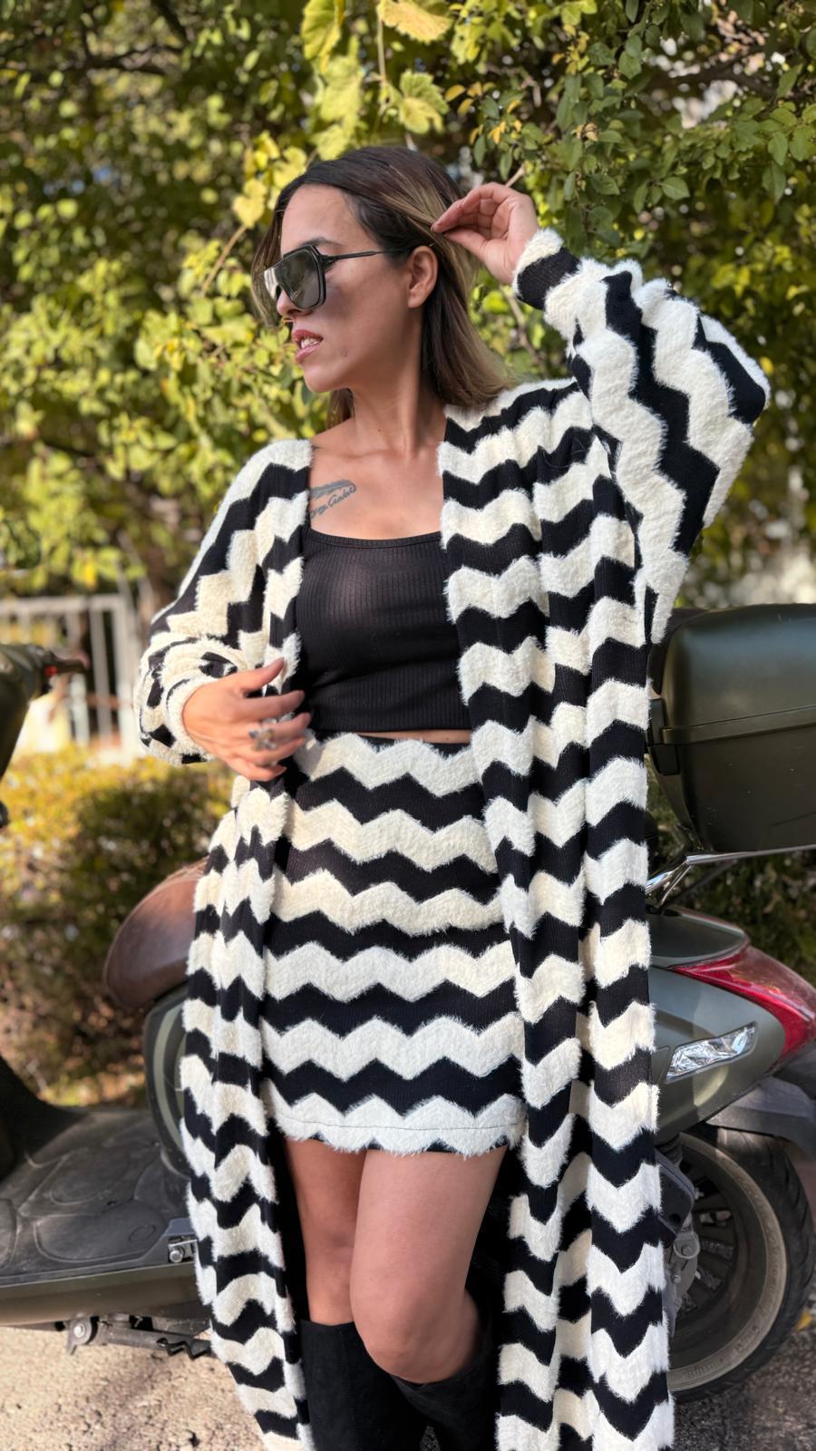 siyah beyaz desenli triko mini etek