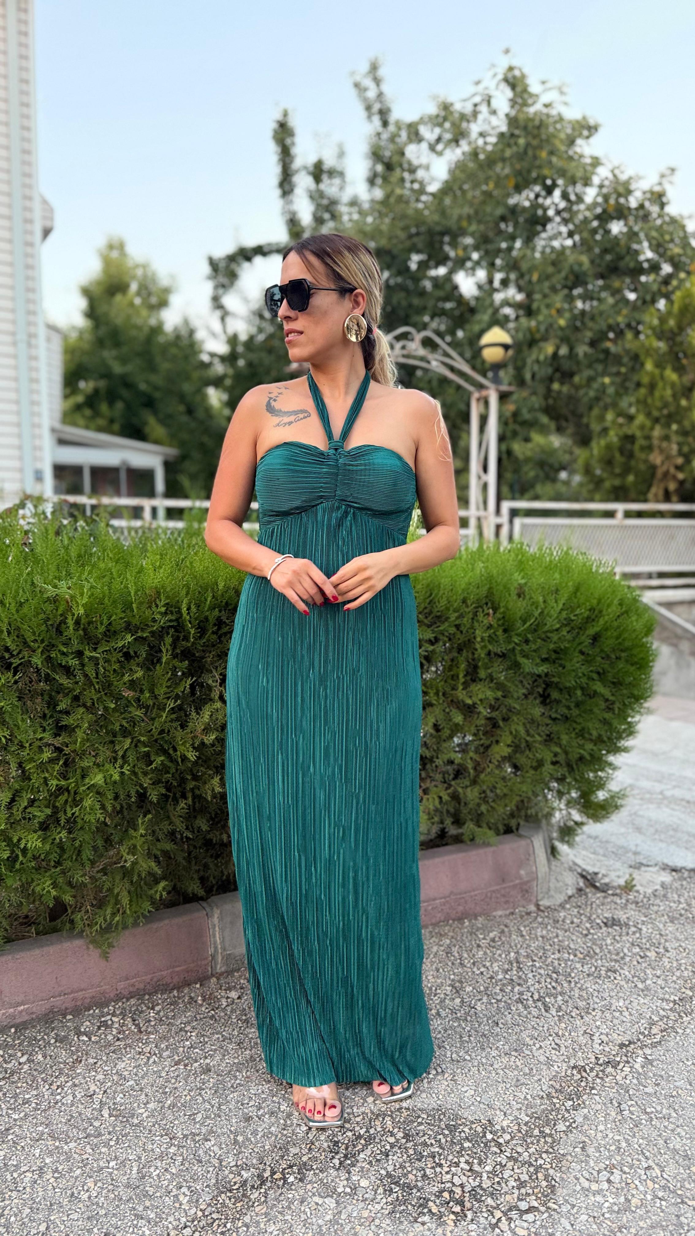 Zümrüt Yeşili Saten Pilise Göğüs Kuplu Boyundan Bağlamalı Uzun Elbise