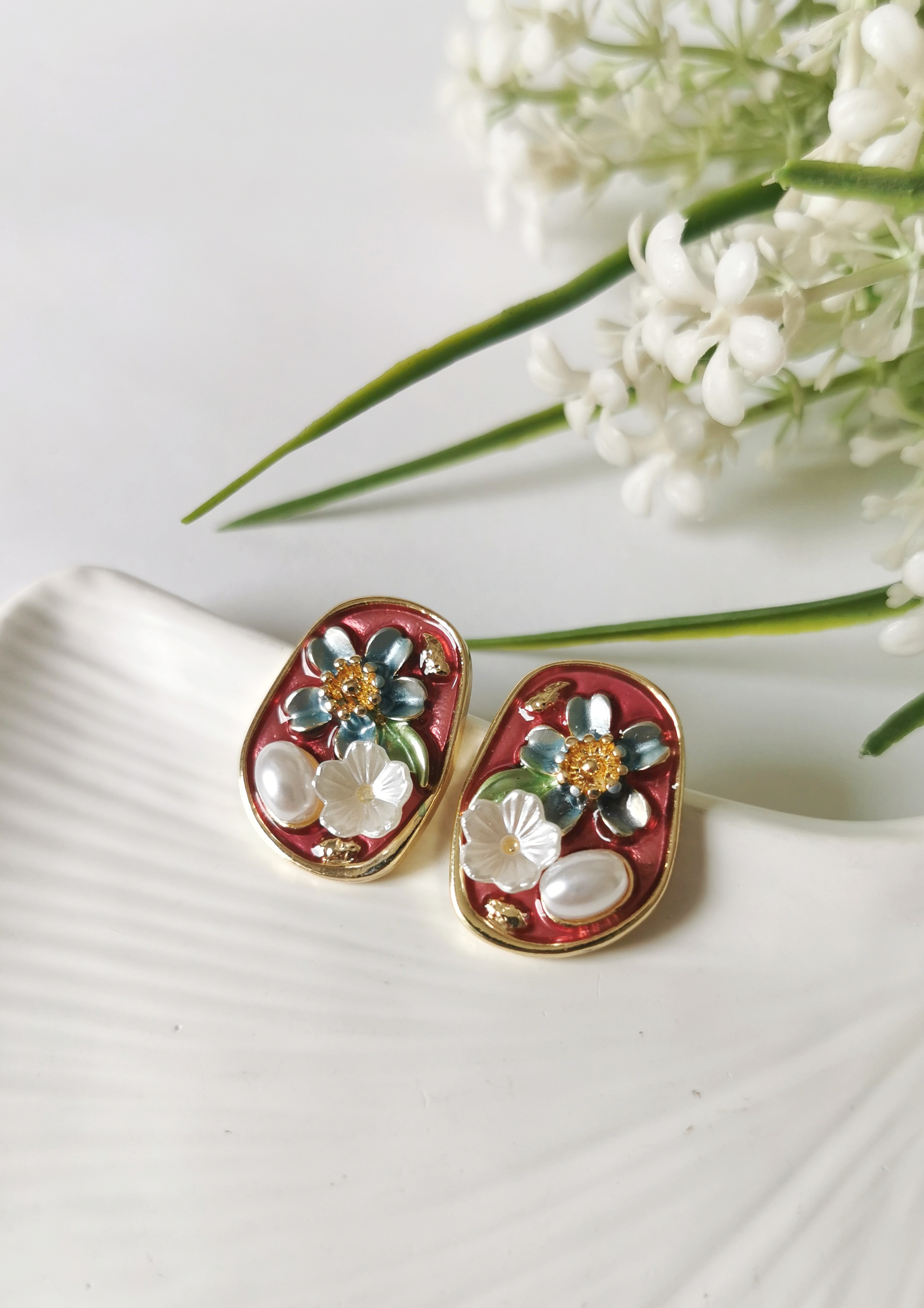 Gold Kaplama Papatya Figürlü İncili Bordo Vintage Küpe 