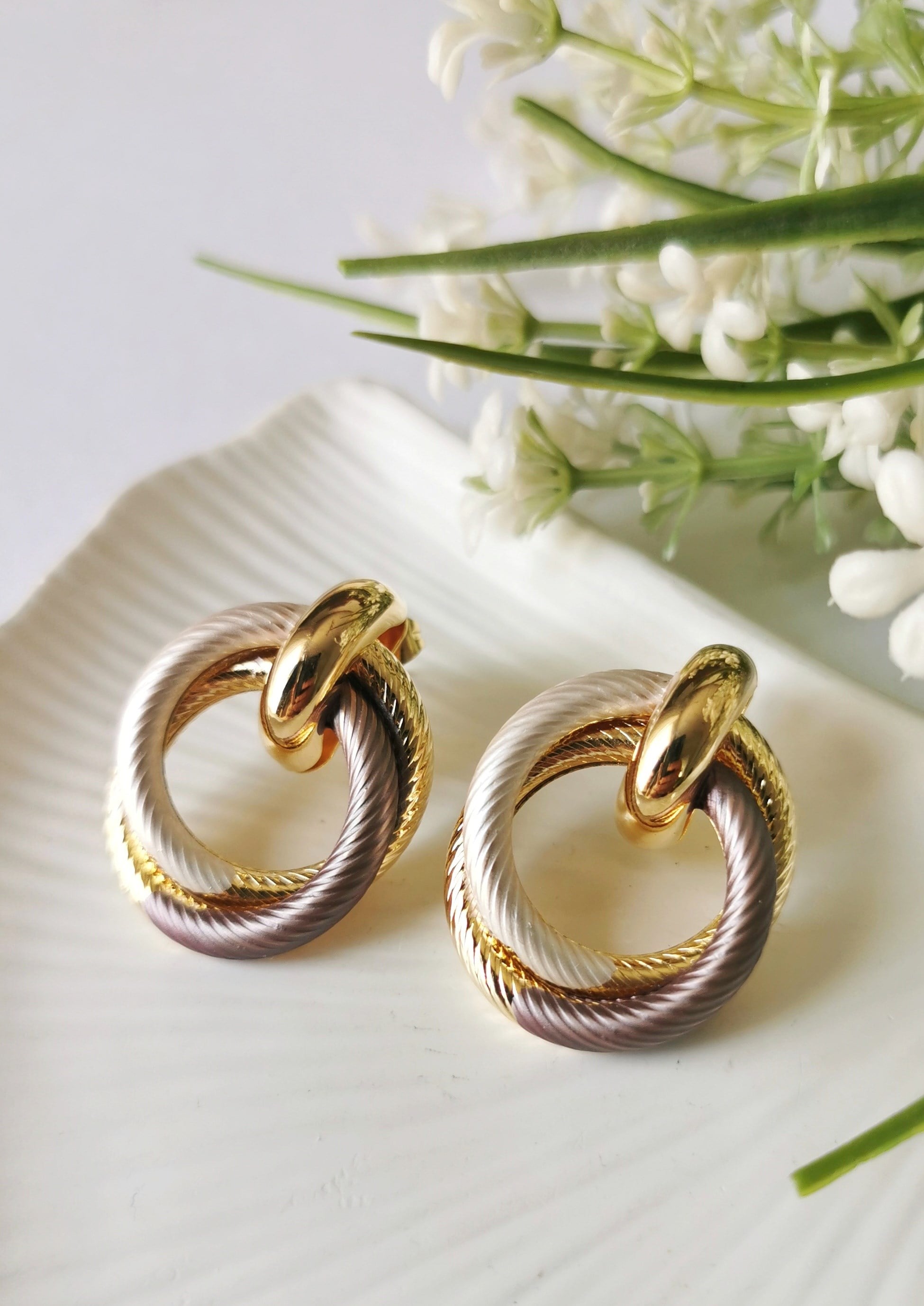 Helix Örgü Desenli Çelik Küpe 3x2,5 cm – Lavanta Moru