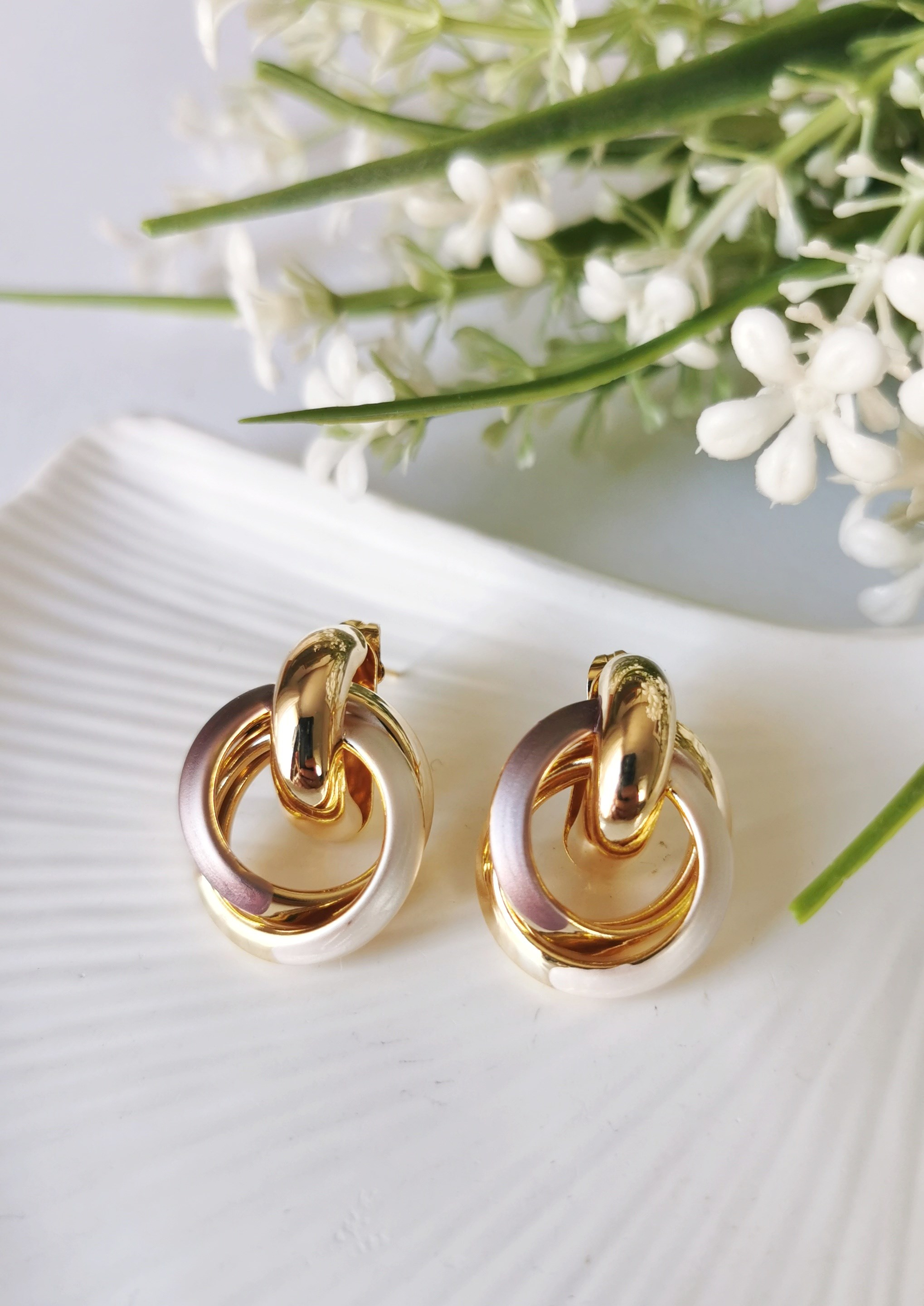 Mira İç İçe Halka Çelik Küpe 2x2,5 cm – Lavanta Moru