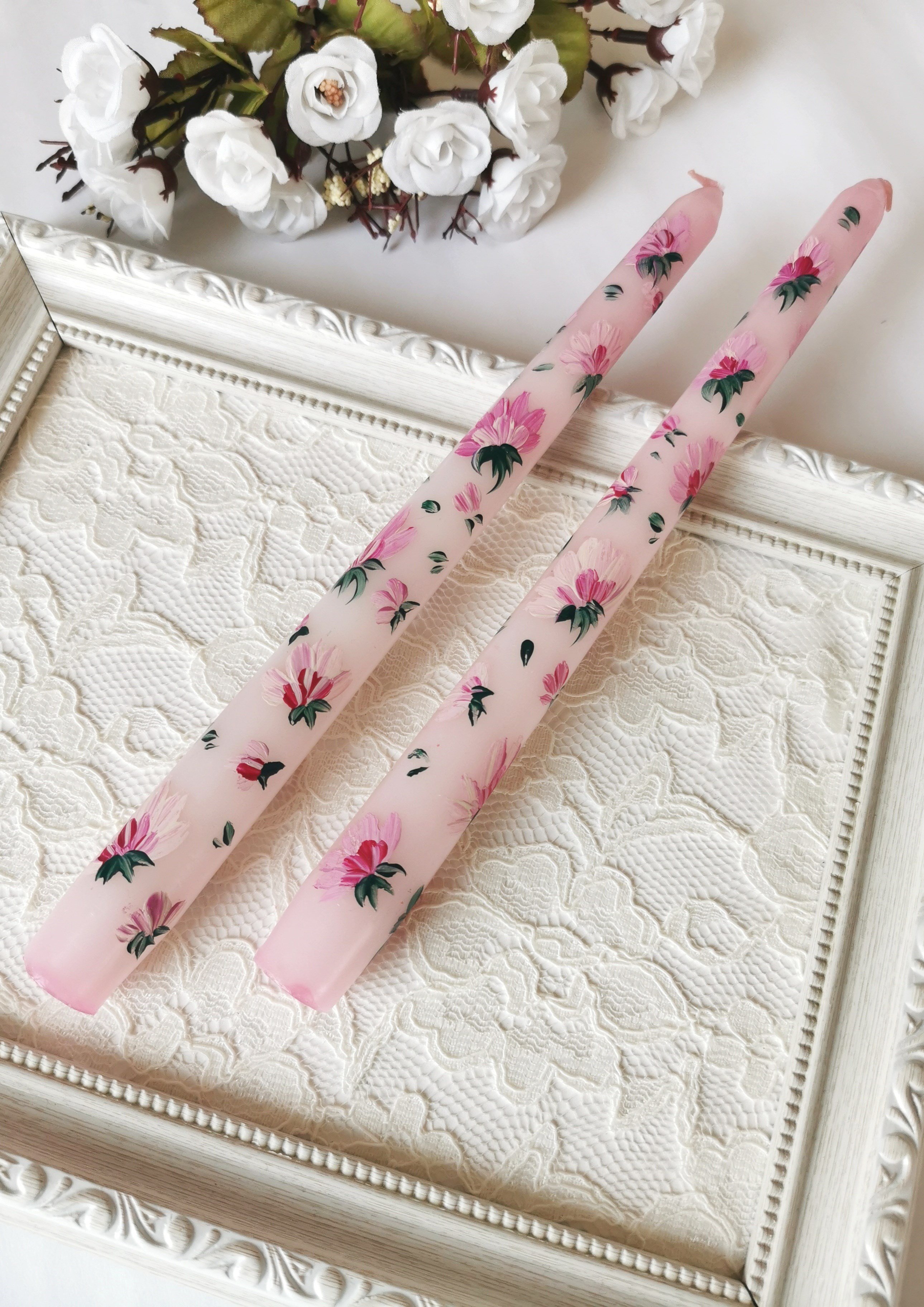 Pembe Çiçek Desenli El Boyaması Dekoratif İkili Mum – 25 cm