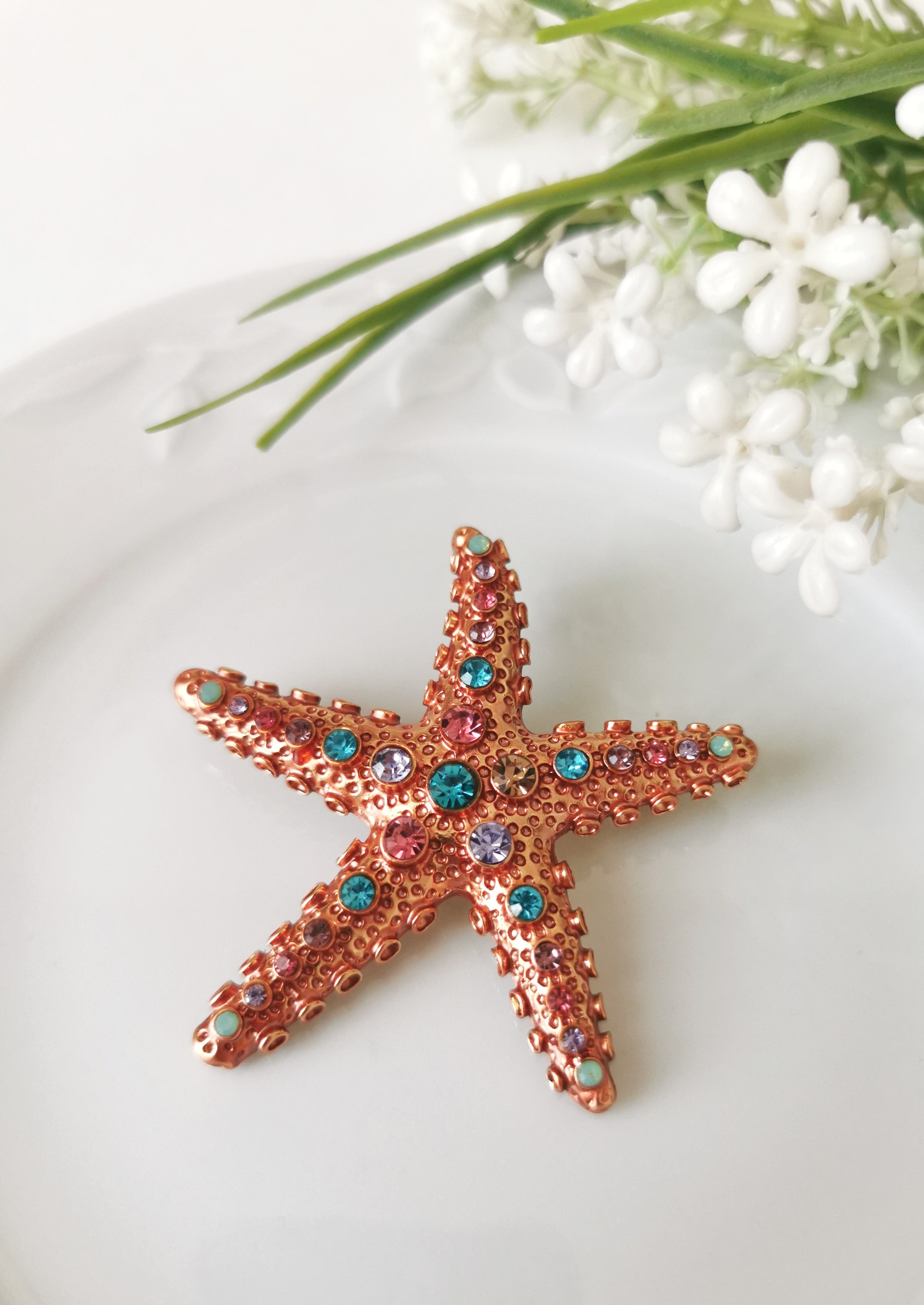Renkli Taş Detaylı Bakır Tonlu Deniz Yıldızı Broş 6x6 cm
