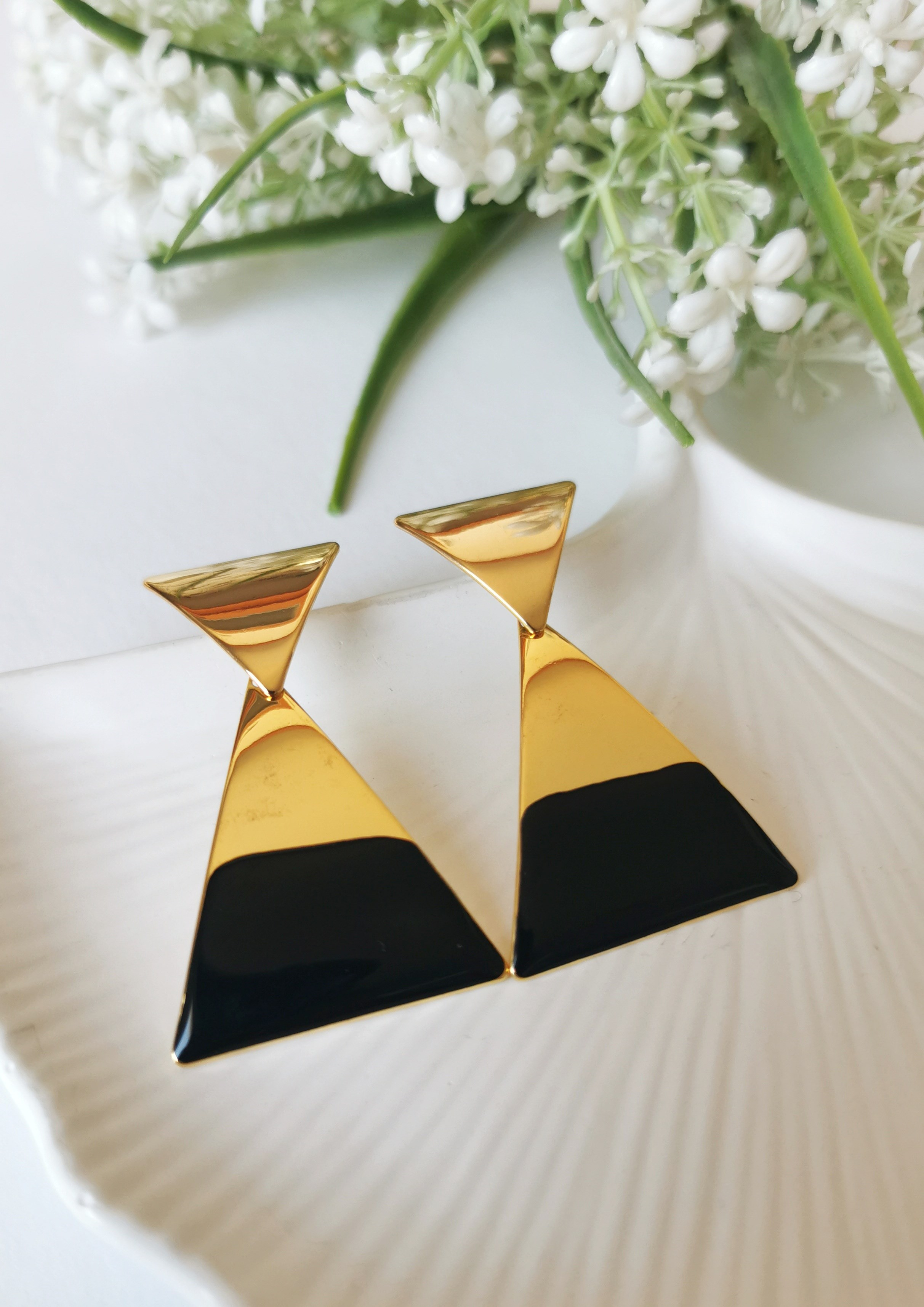 Siyah Prisma Mine Kaplama Geometrik Çelik Sallantılı Küpe 3x5 cm