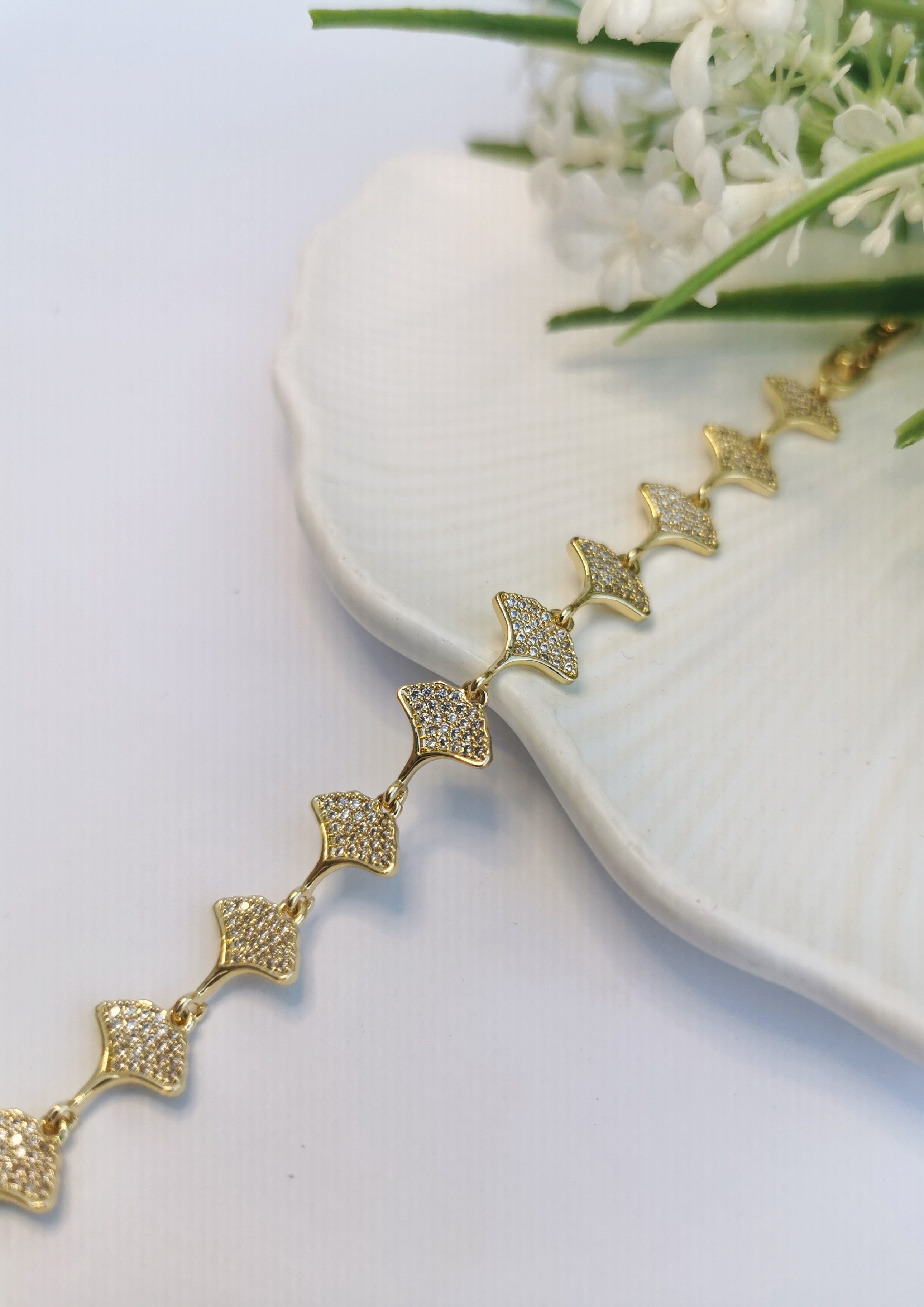 VIP Gold Yelpaze Desenli Zirkon Taşlı 14K Altın Kaplama Çelik Bileklik