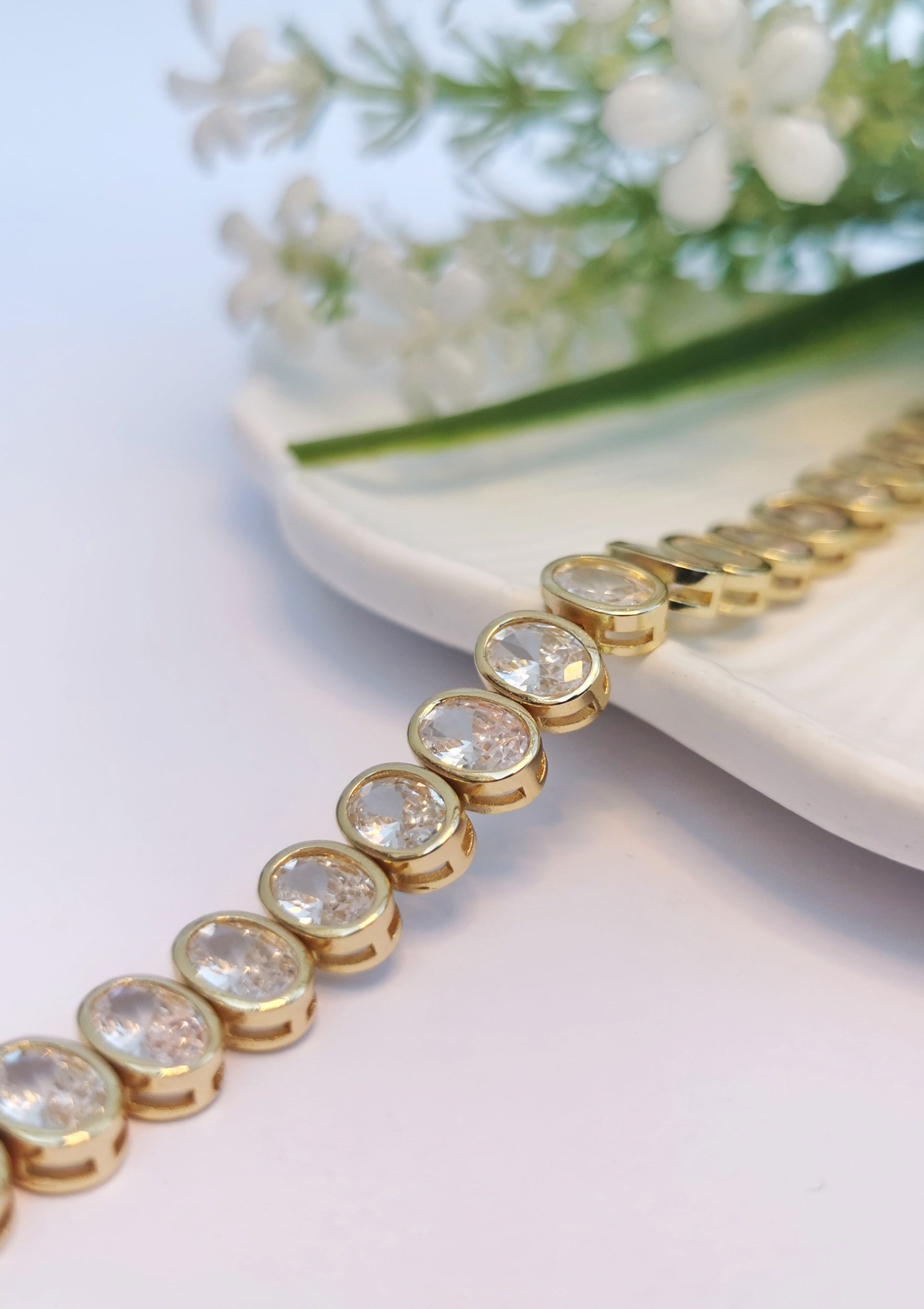 VIP Oval Su Yolu Gold Zirkon Çelik Bileklik