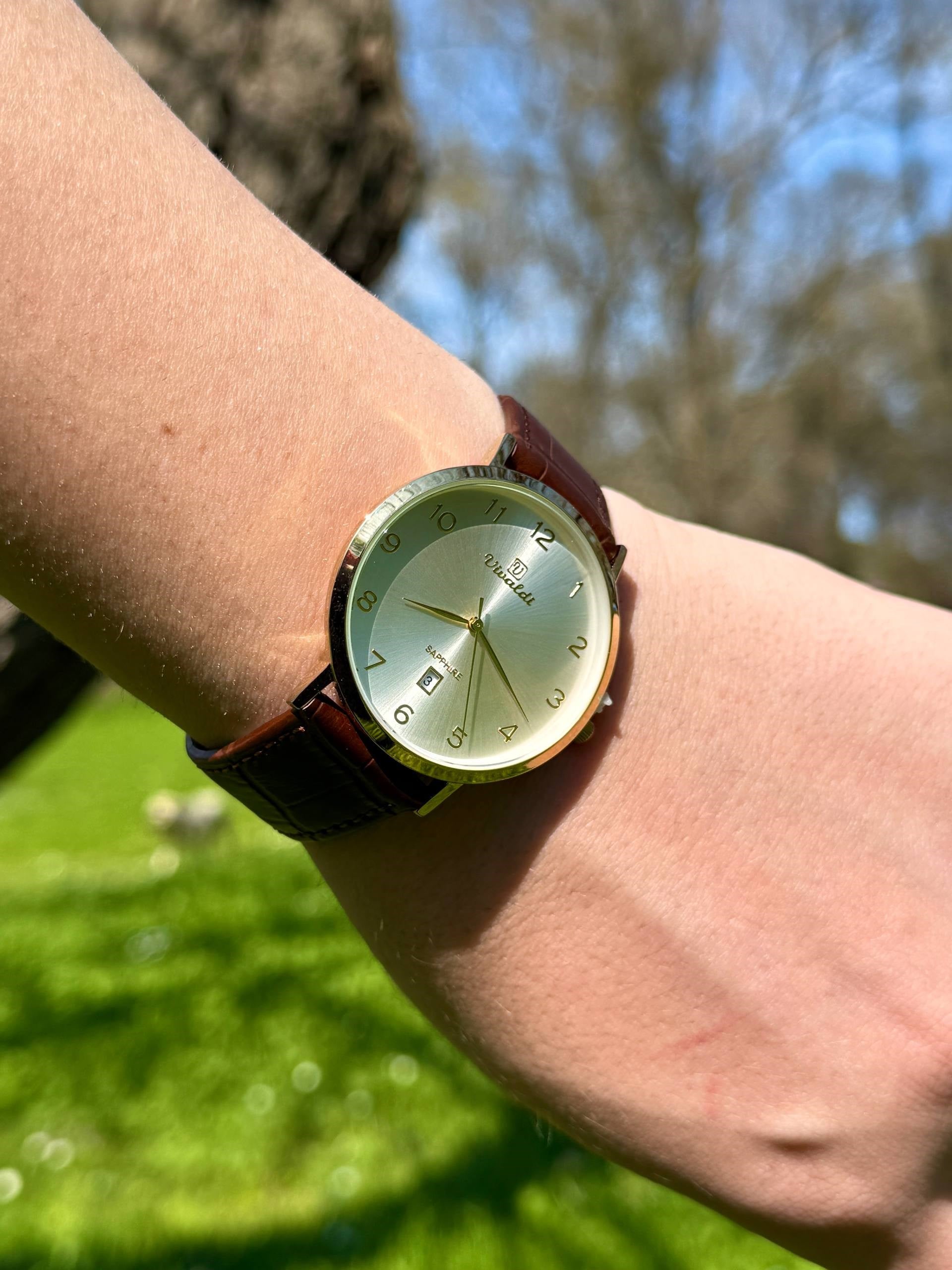 Bellon Vintage Leather Cord Wisthwatch