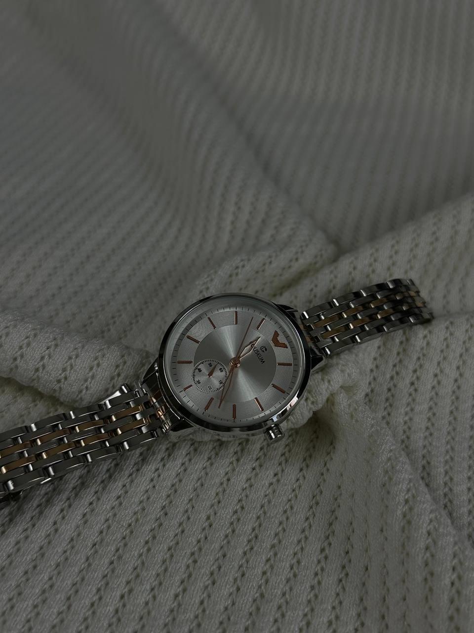 C.S Woman White Screen Vintage Wristhwatch