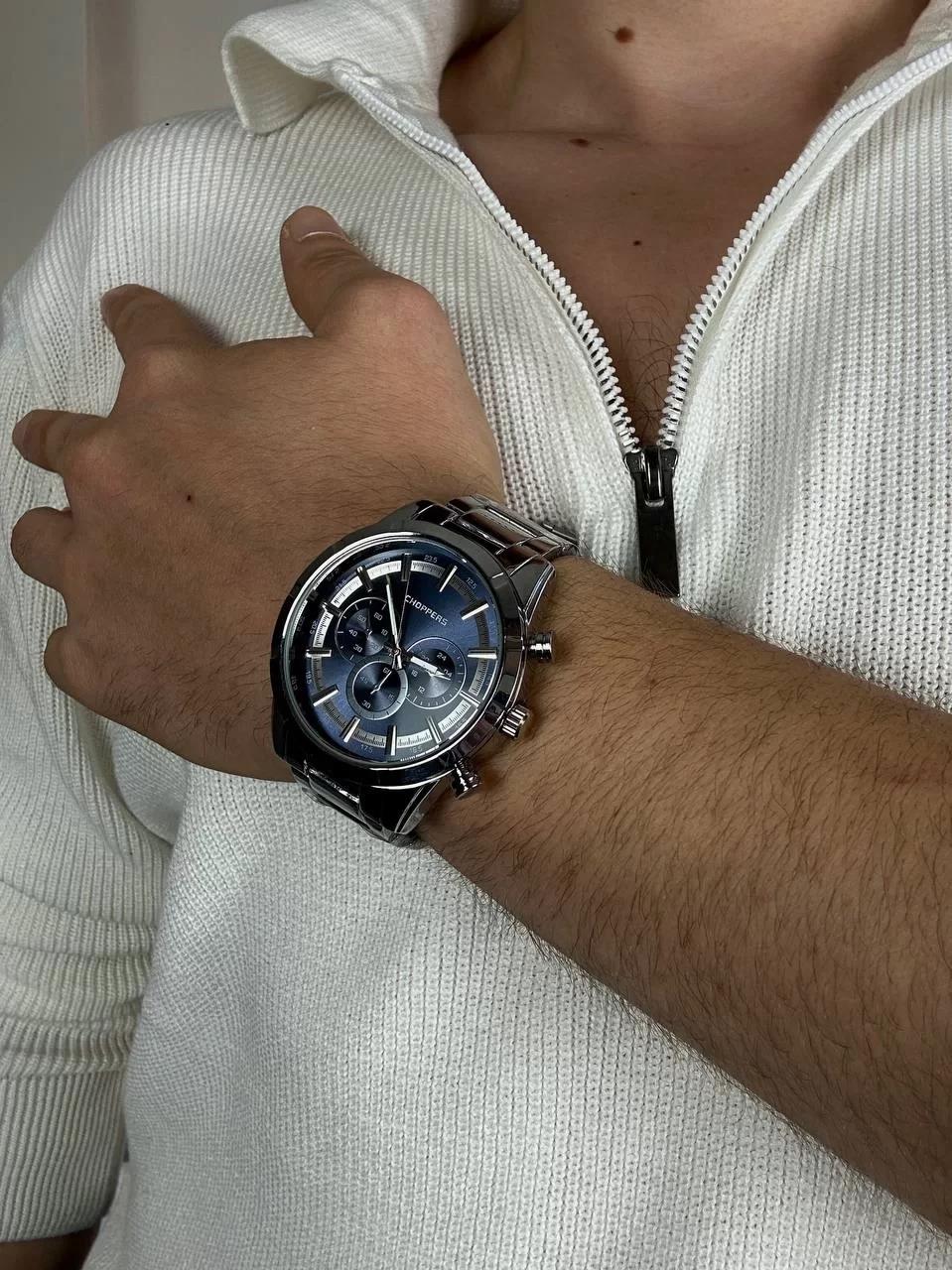 C.H Navy Blue Round Screen Wintage Wristhwatch
