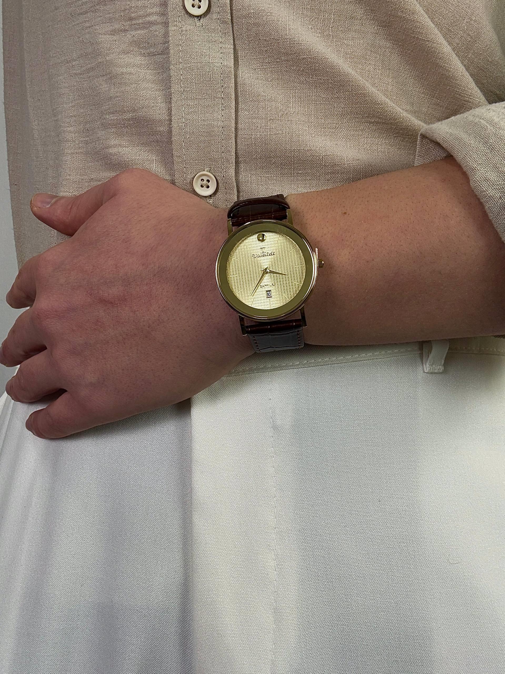 Golden Brown Leather Cord Vintage Wristhwatch VV