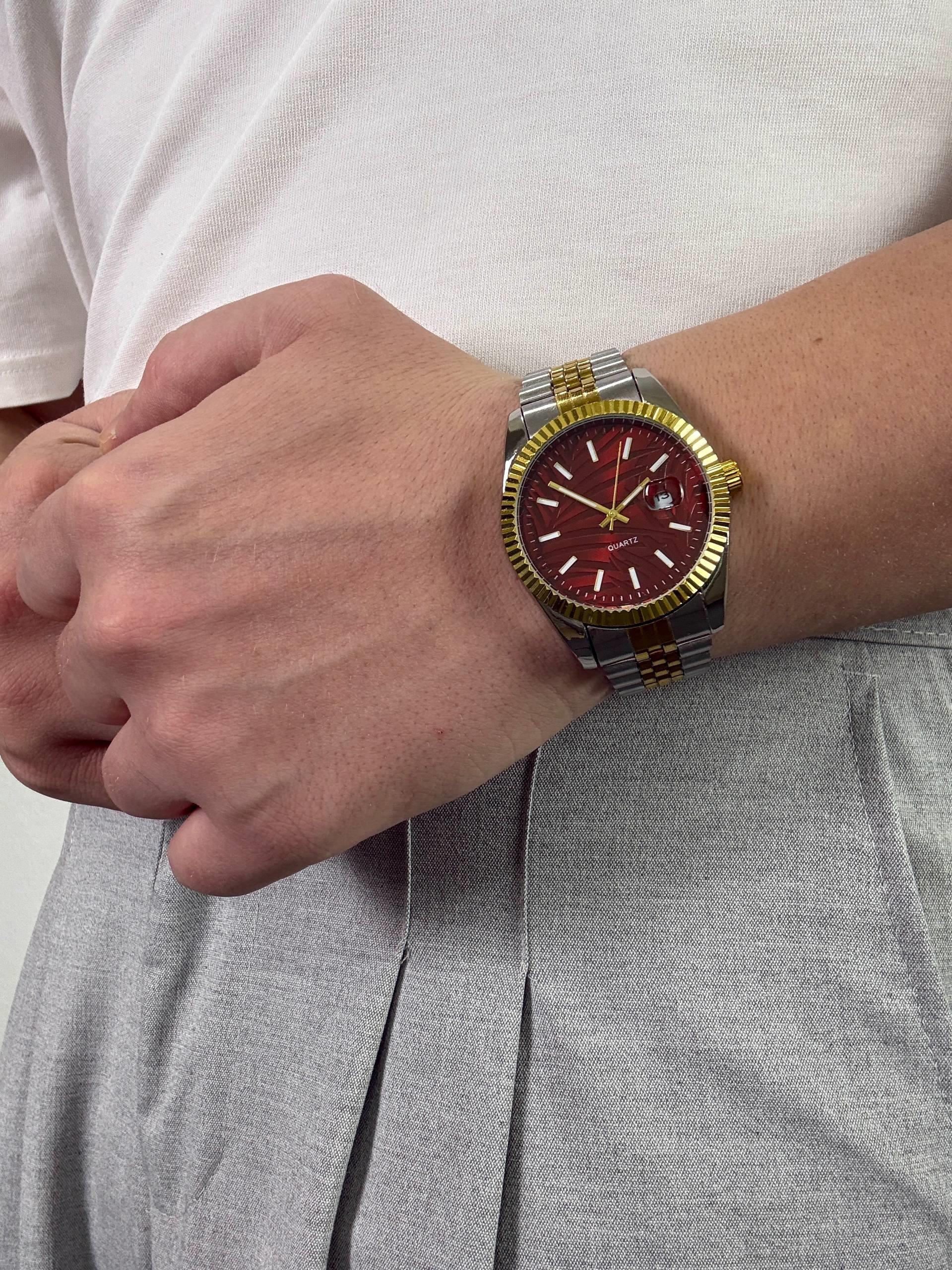 Red Screen Vintage Wristhwatch VV