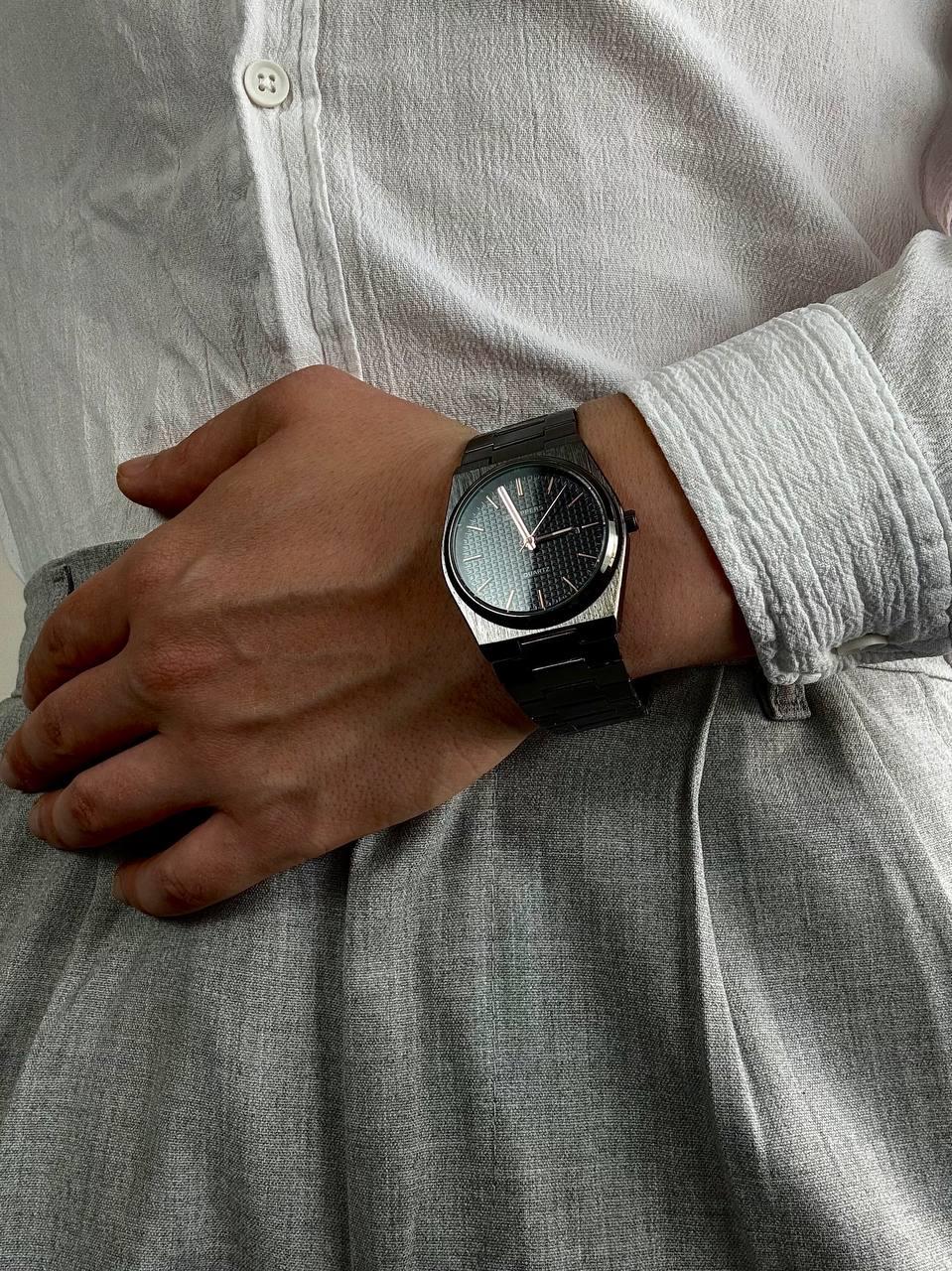 Rose Dial Black Vintage Wristwatch