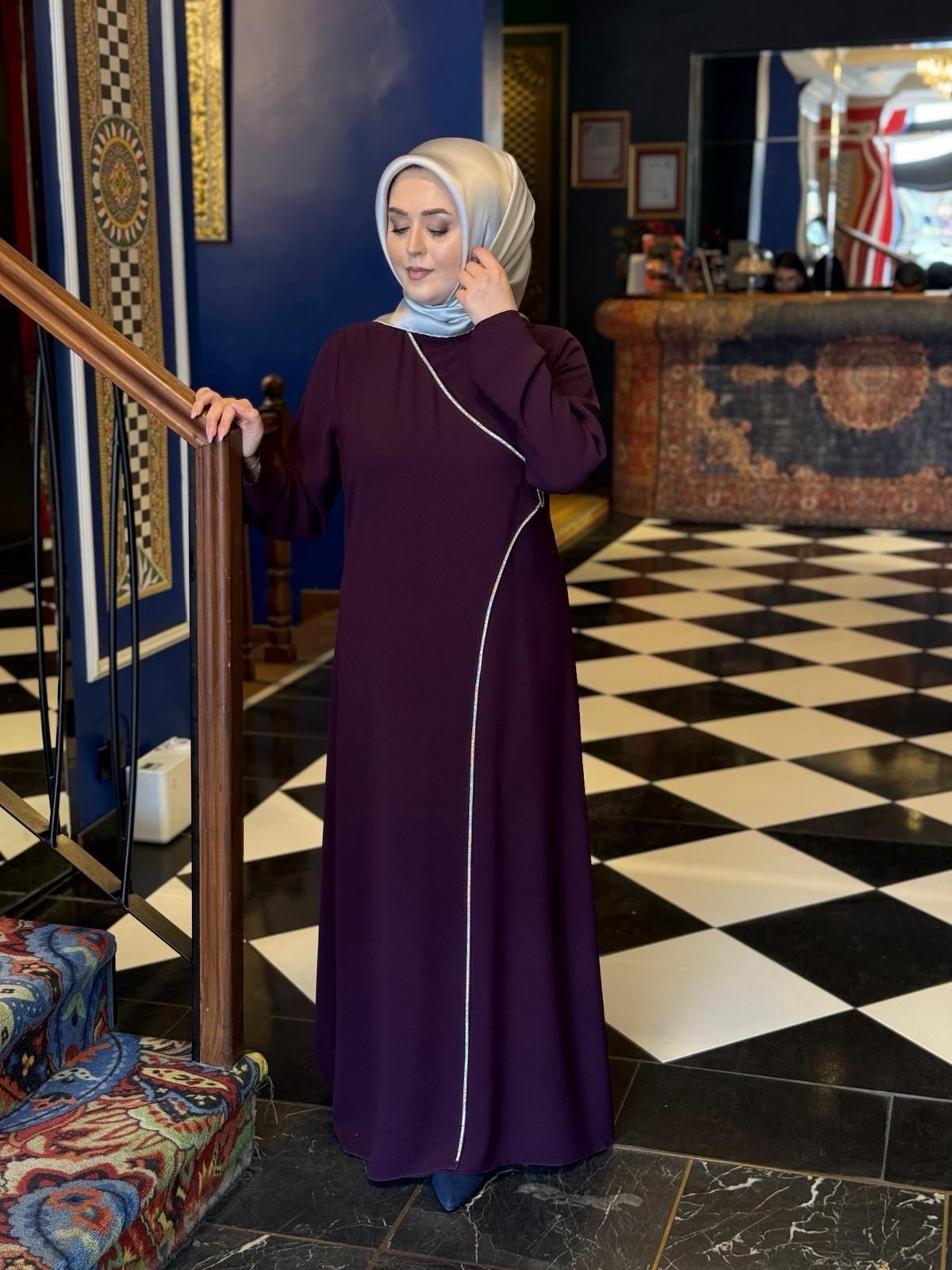 5019 CODE ROBE CRAYON AVEC PIERRES