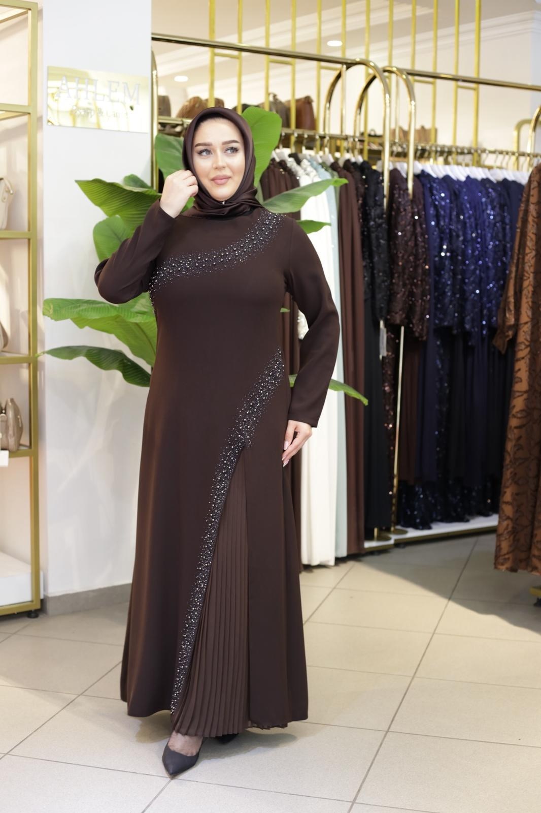YAKA KISMI TAŞ DETAYLI ELBİSE 7118 KOD