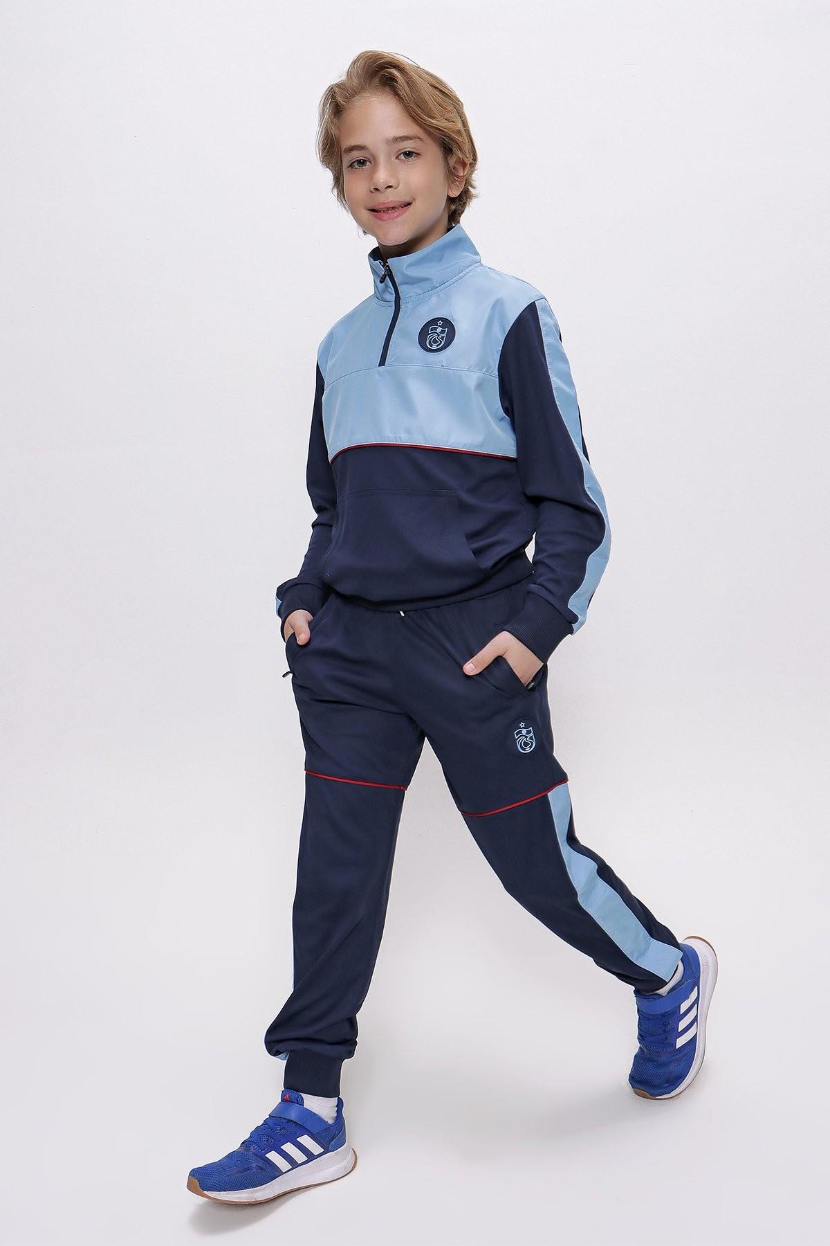 EŞOFMAN TAKIMI YARIM FERMUARLI PARÇALI