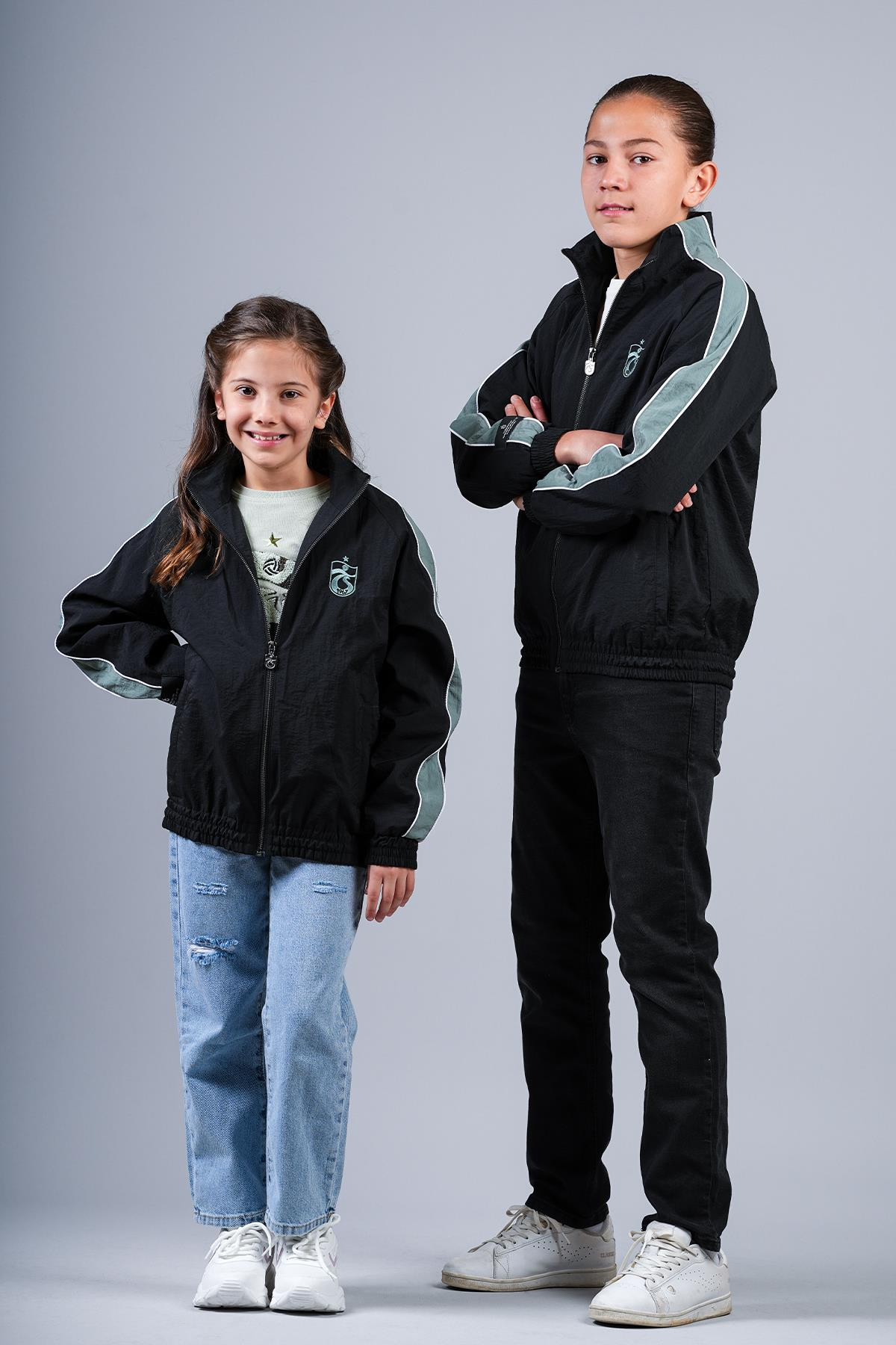 GENÇ TEK ÜST FIRTINA NAKIŞLI RETRO