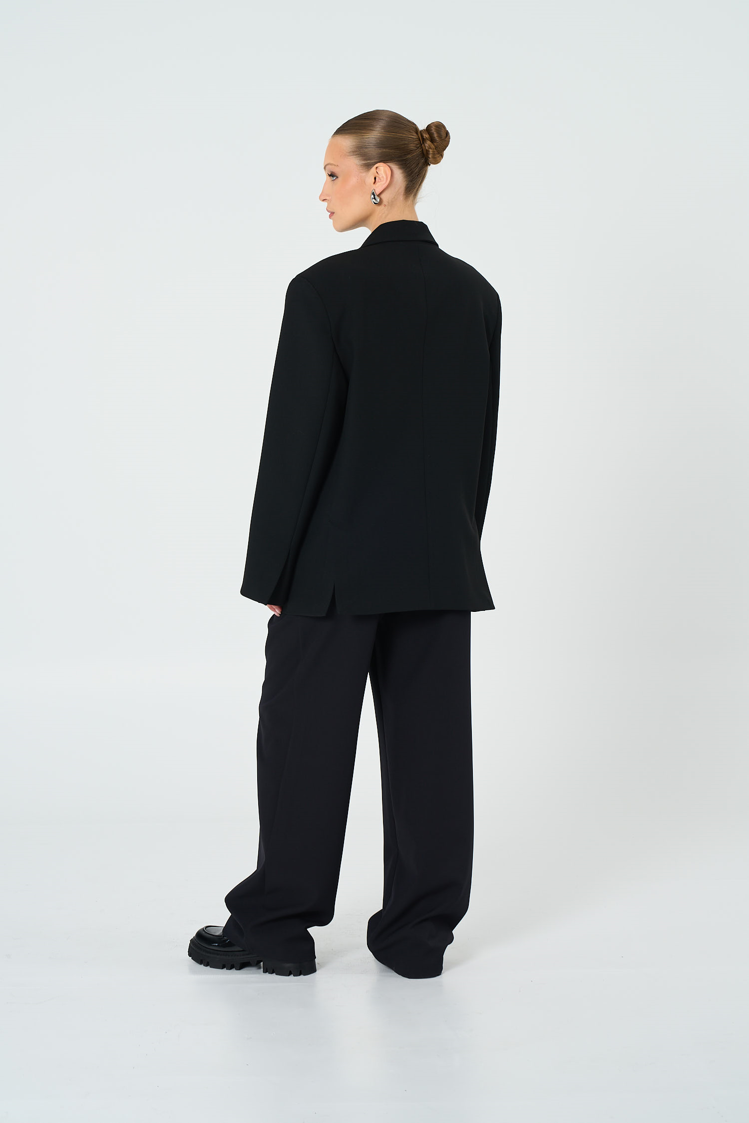 Kadın Siyah Basene Oturan Oversize Blazer-Thalure