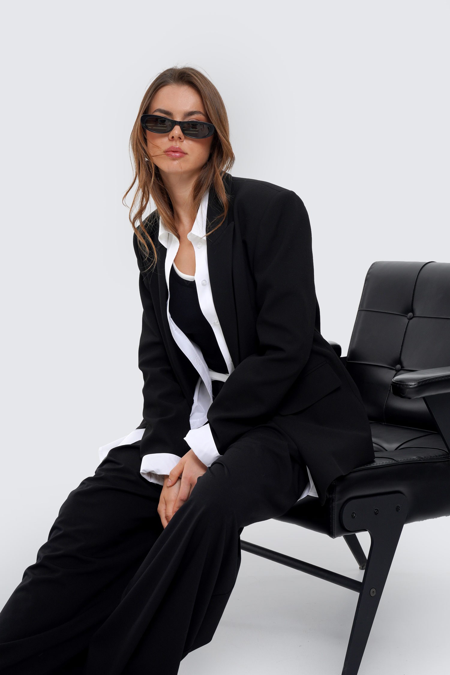 Kadın Siyah Çift Düğmeli Oversize Blazer-Thalure