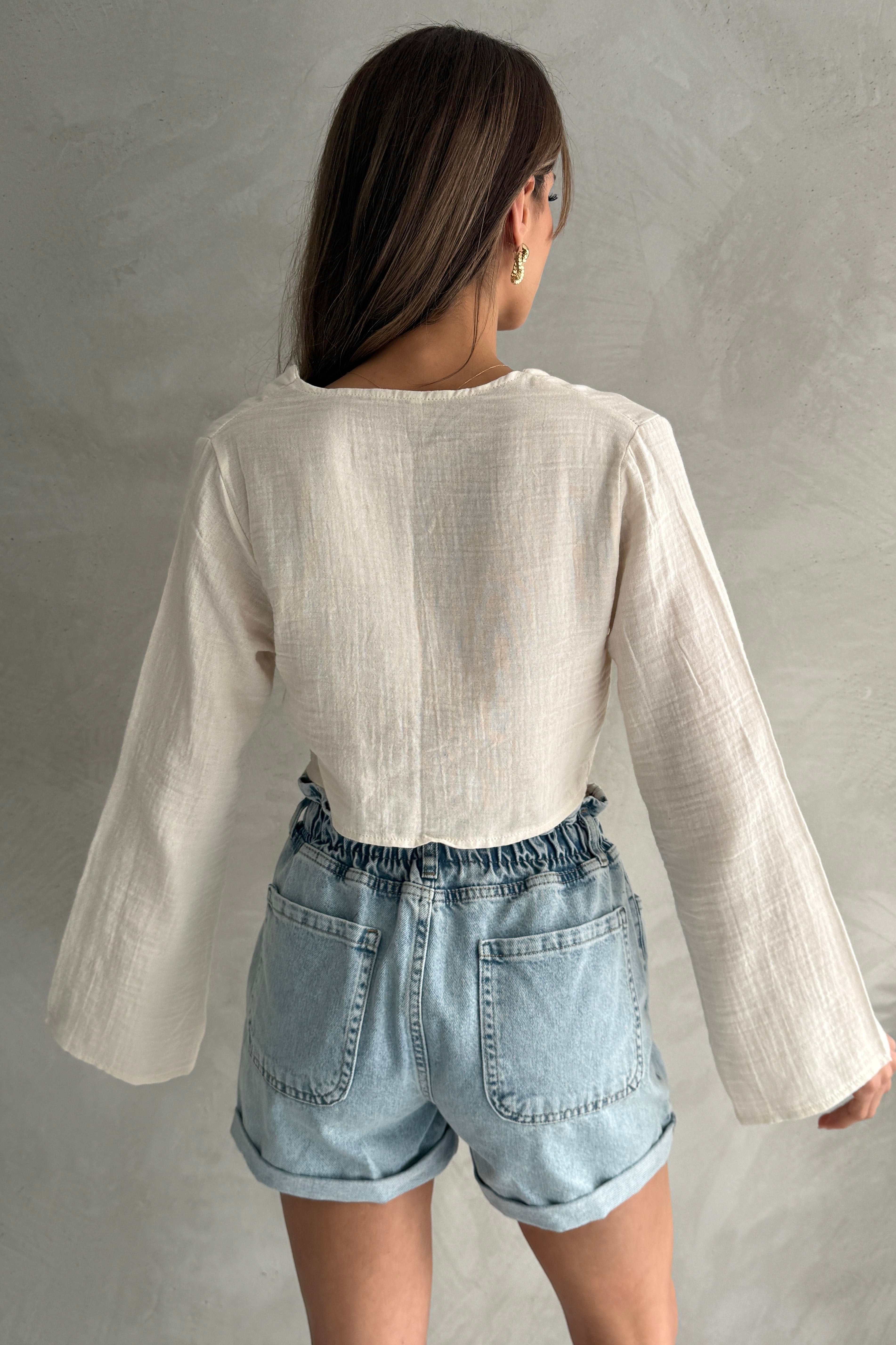 Fiyonk Detaylı Ekru Crop Bluz