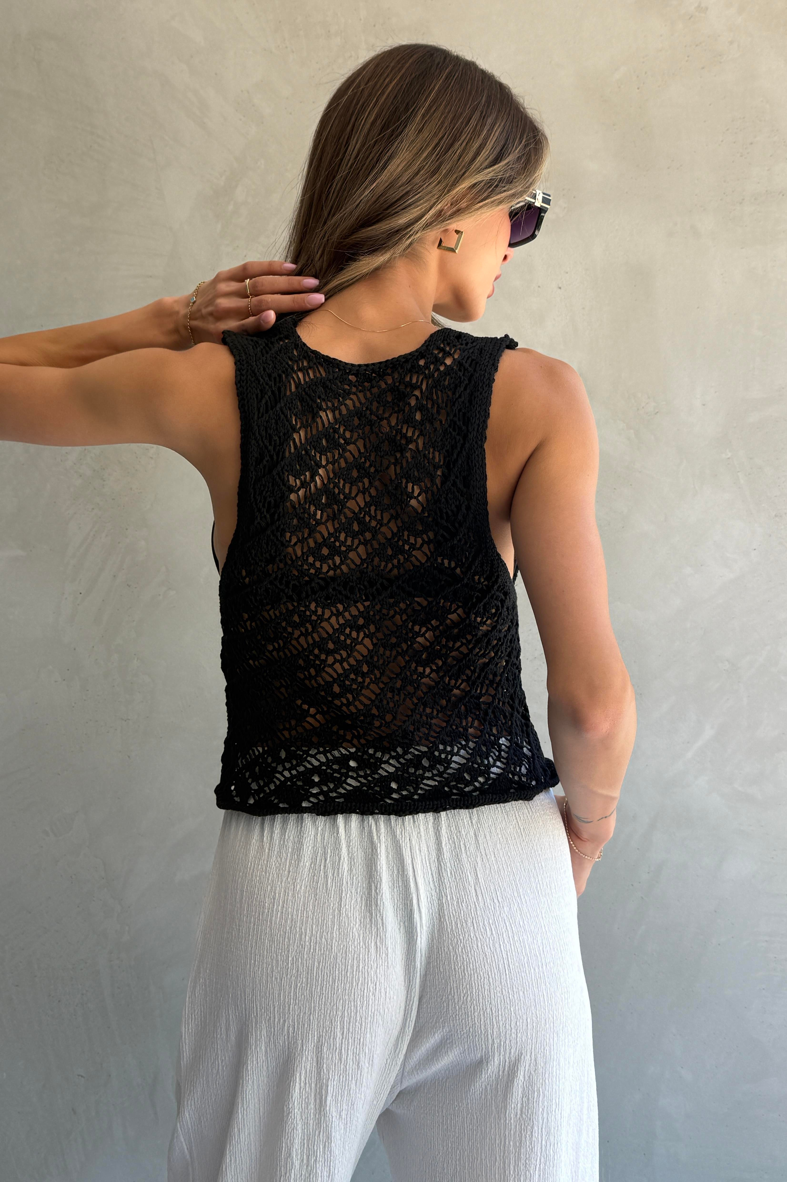 Kroşe Detaylı Bağcıklı Siyah Triko Crop Top