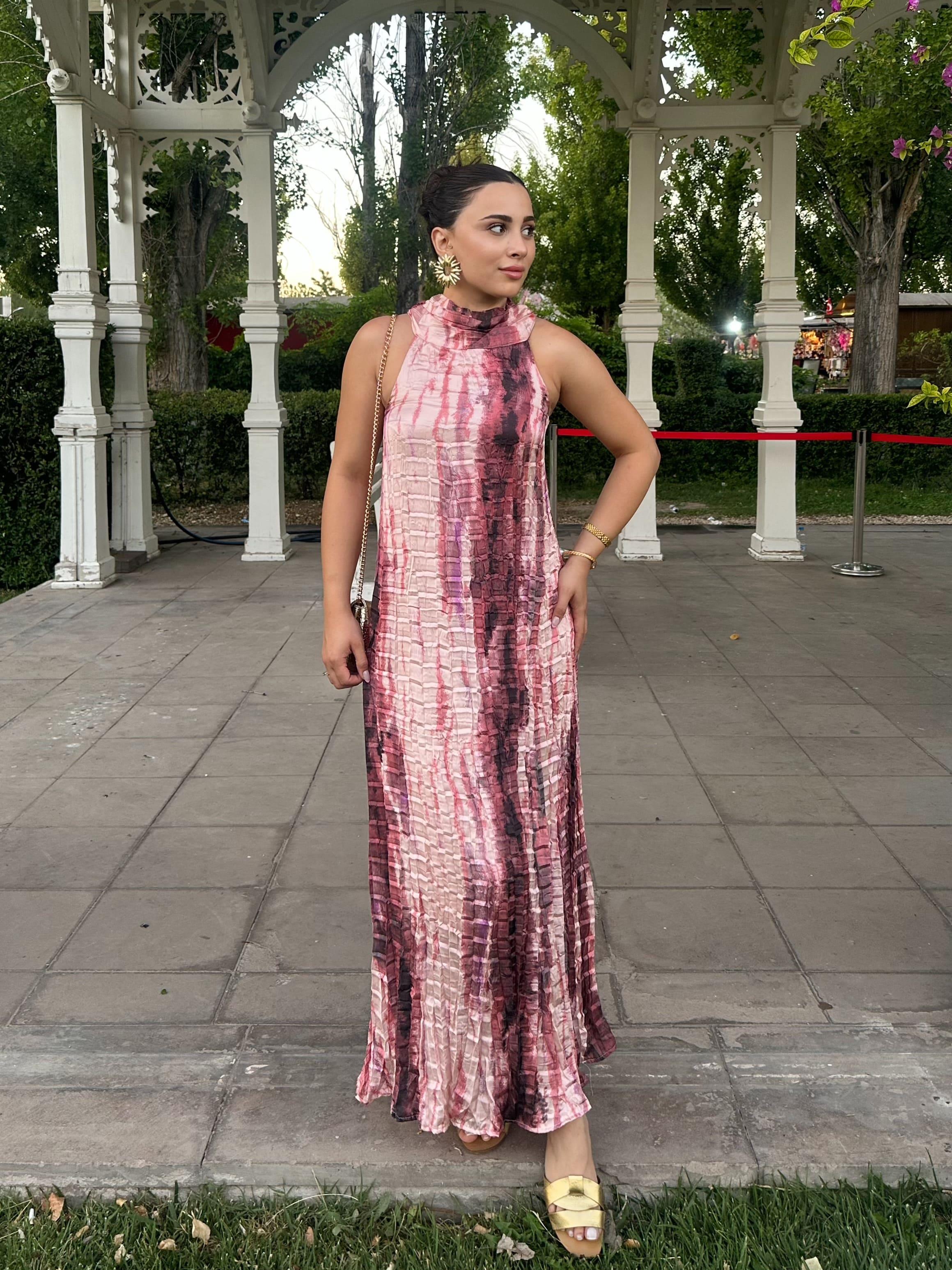 Halter Yaka Kıraşlı Elbise-Pembe