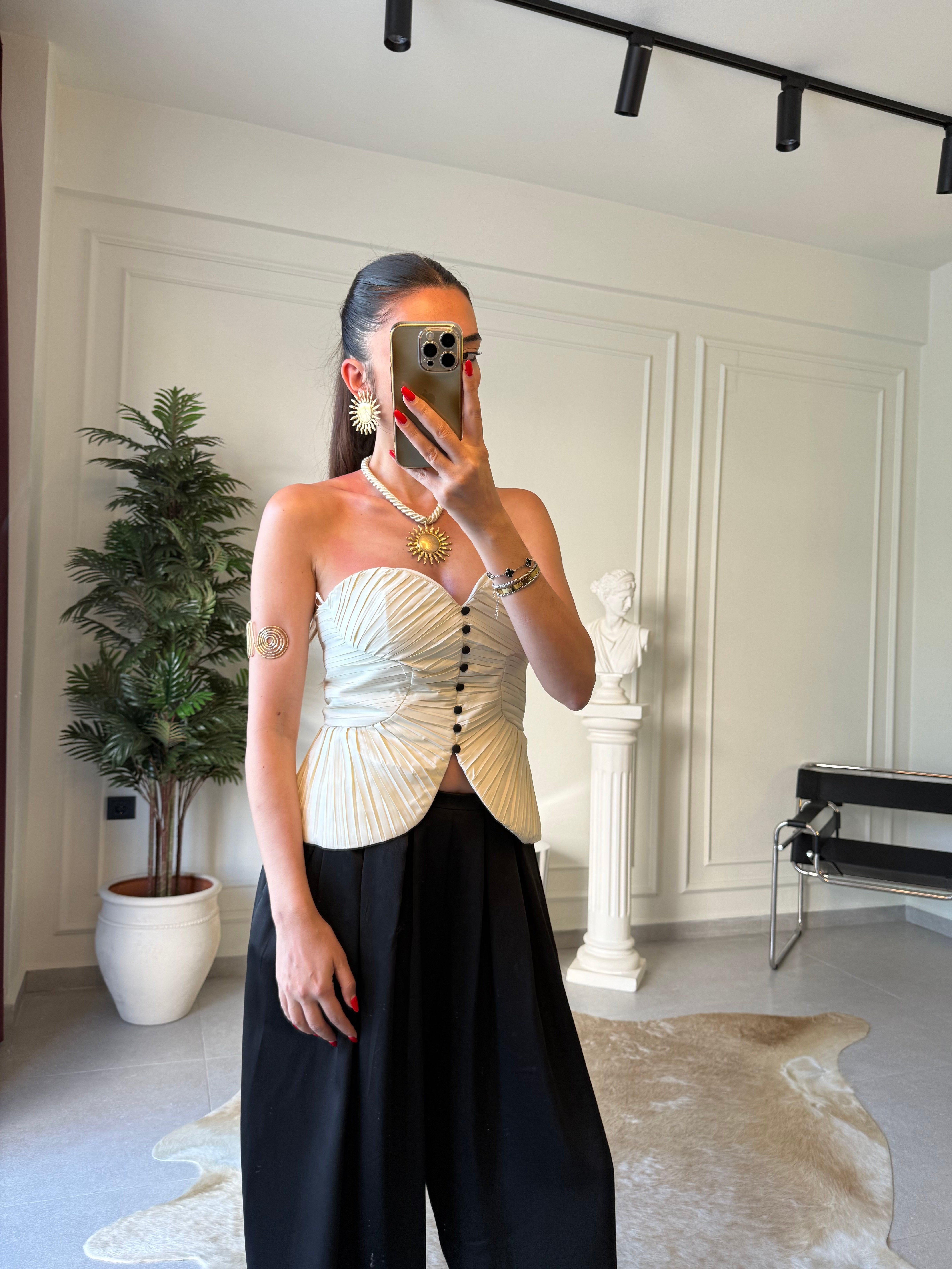 Ekru Brit Düğmeli Korse Bluz