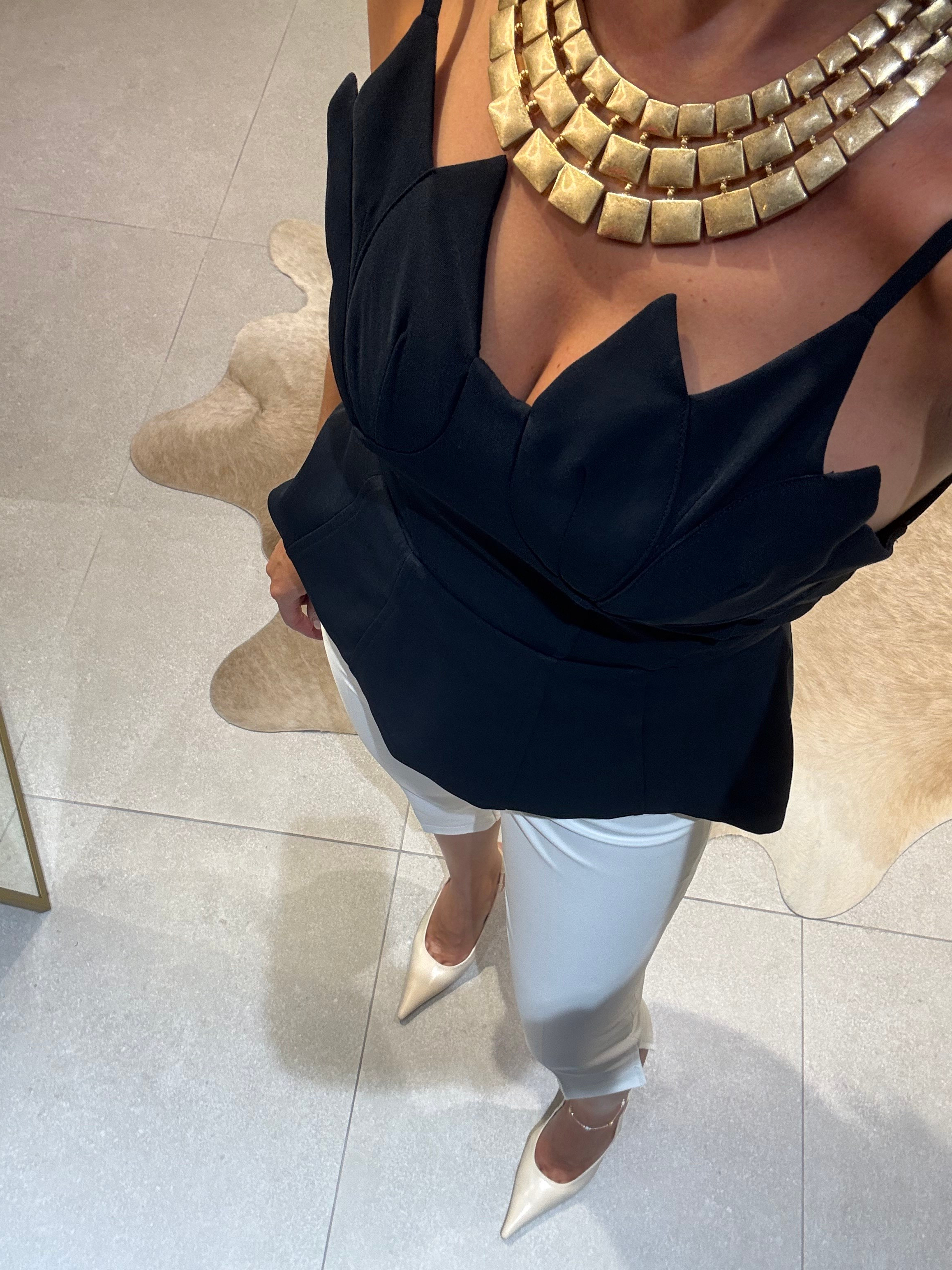 Lacivert Çiçek Formlu Askılı Bluz