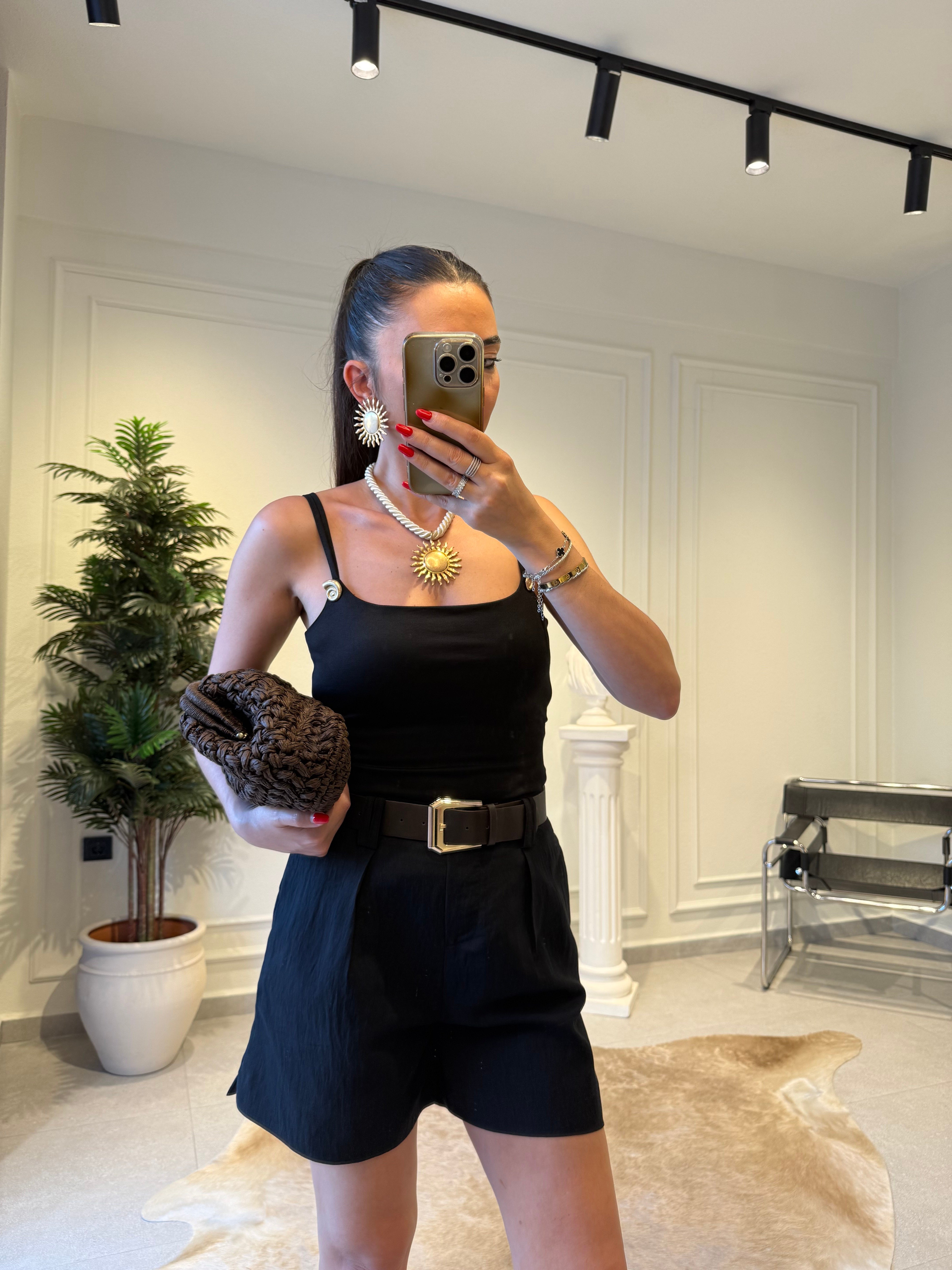 Salyangoz Aksesuarlı Siyah Bodysuit