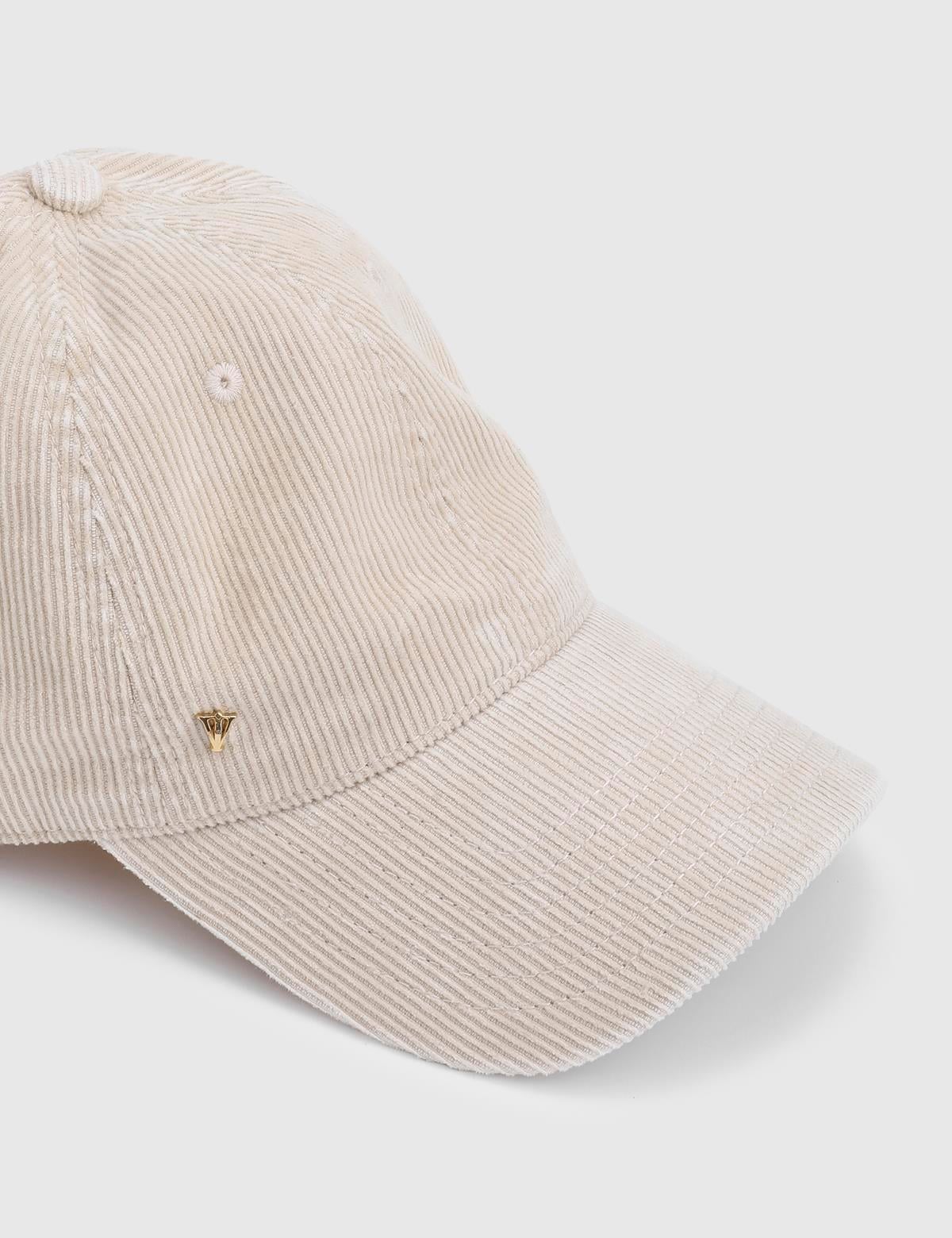 Blen Cream Unisex Velvet Cap