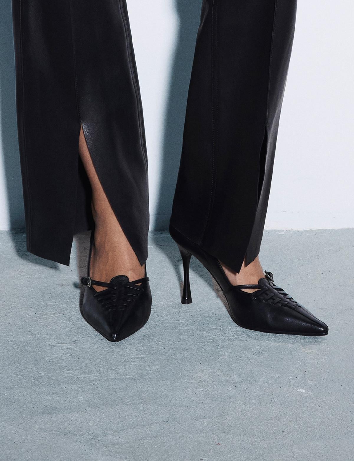 Geny Black Leather Women's Pump