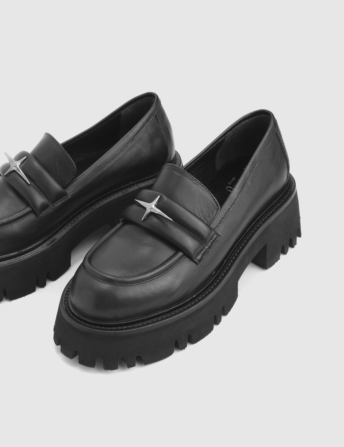 Inora Black Leather Women's Loafer
