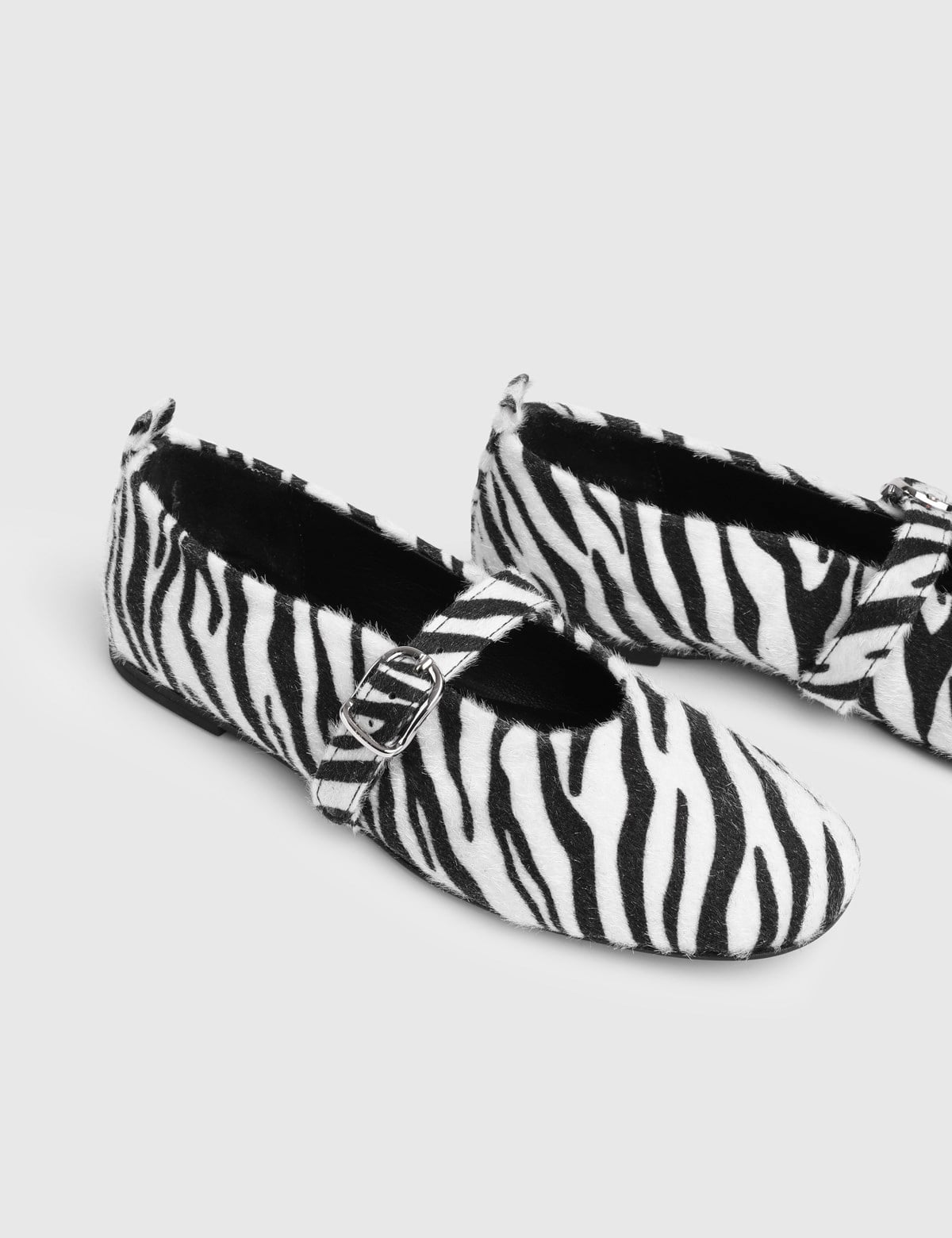 Kairi Kadın Babet Zebra