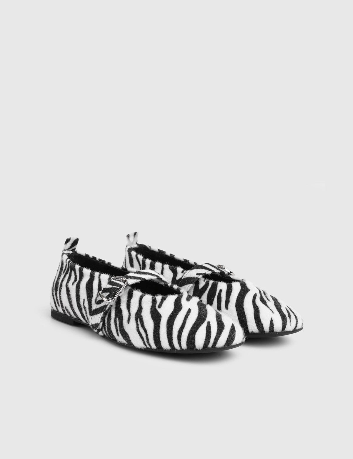 Kairi Kadın Babet Zebra