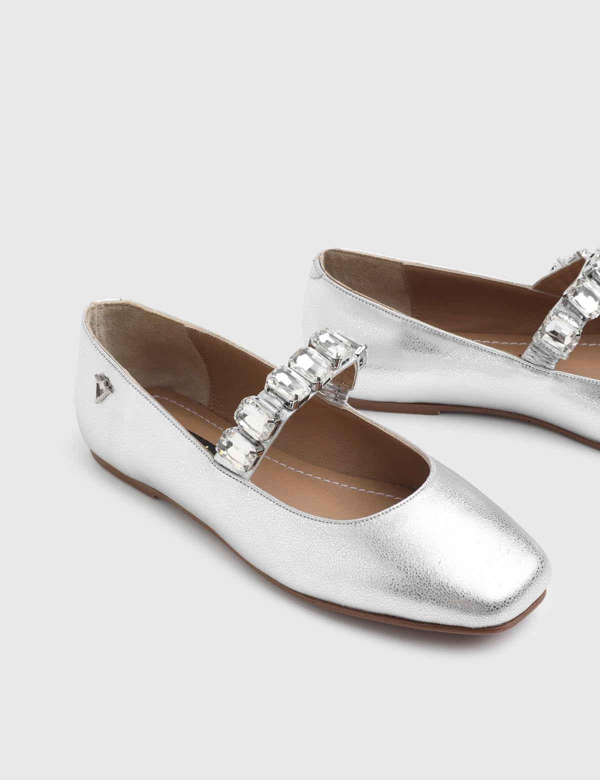Lendia Silver Leather Women's Ballerina