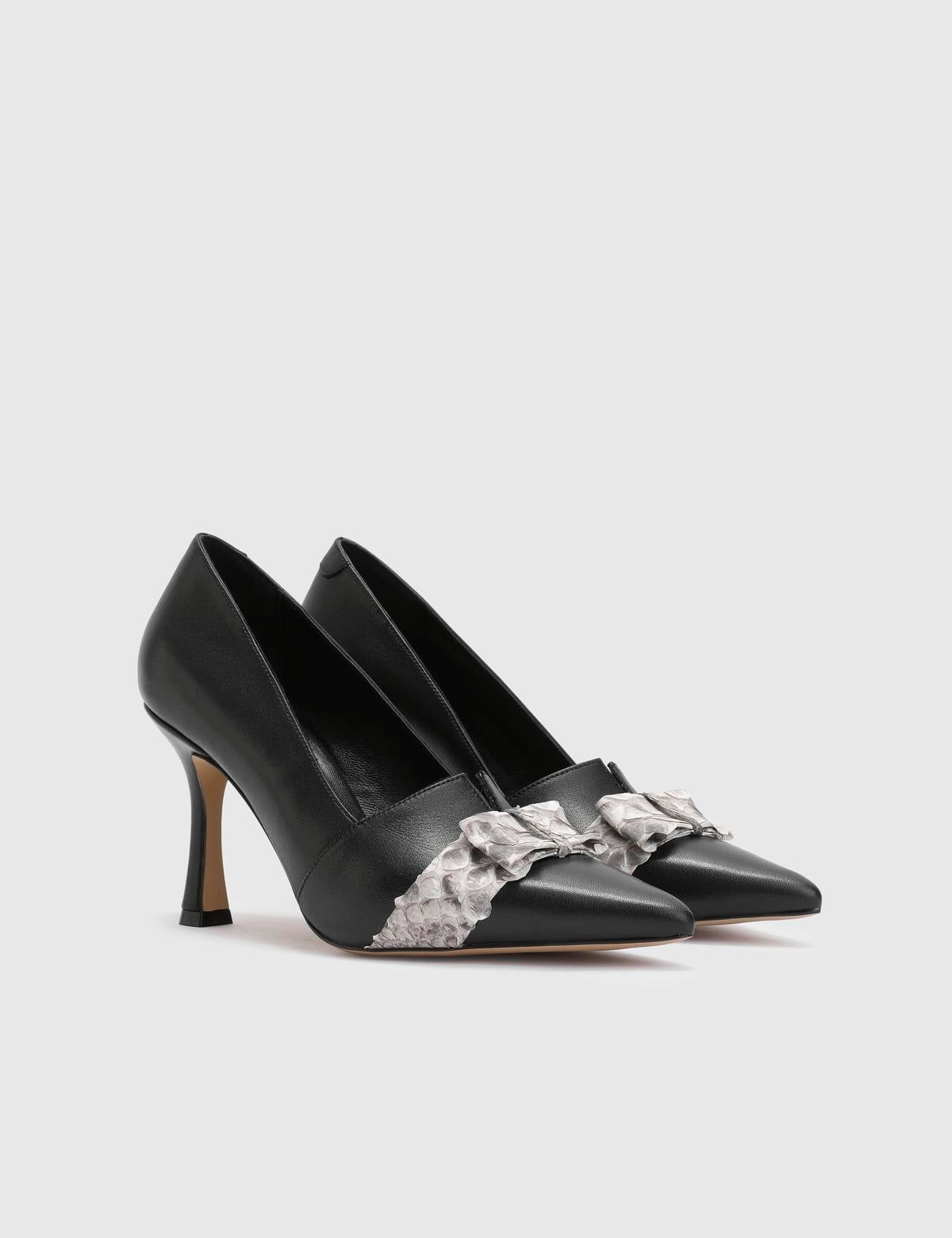 Mayne Black Leather Women's Pump